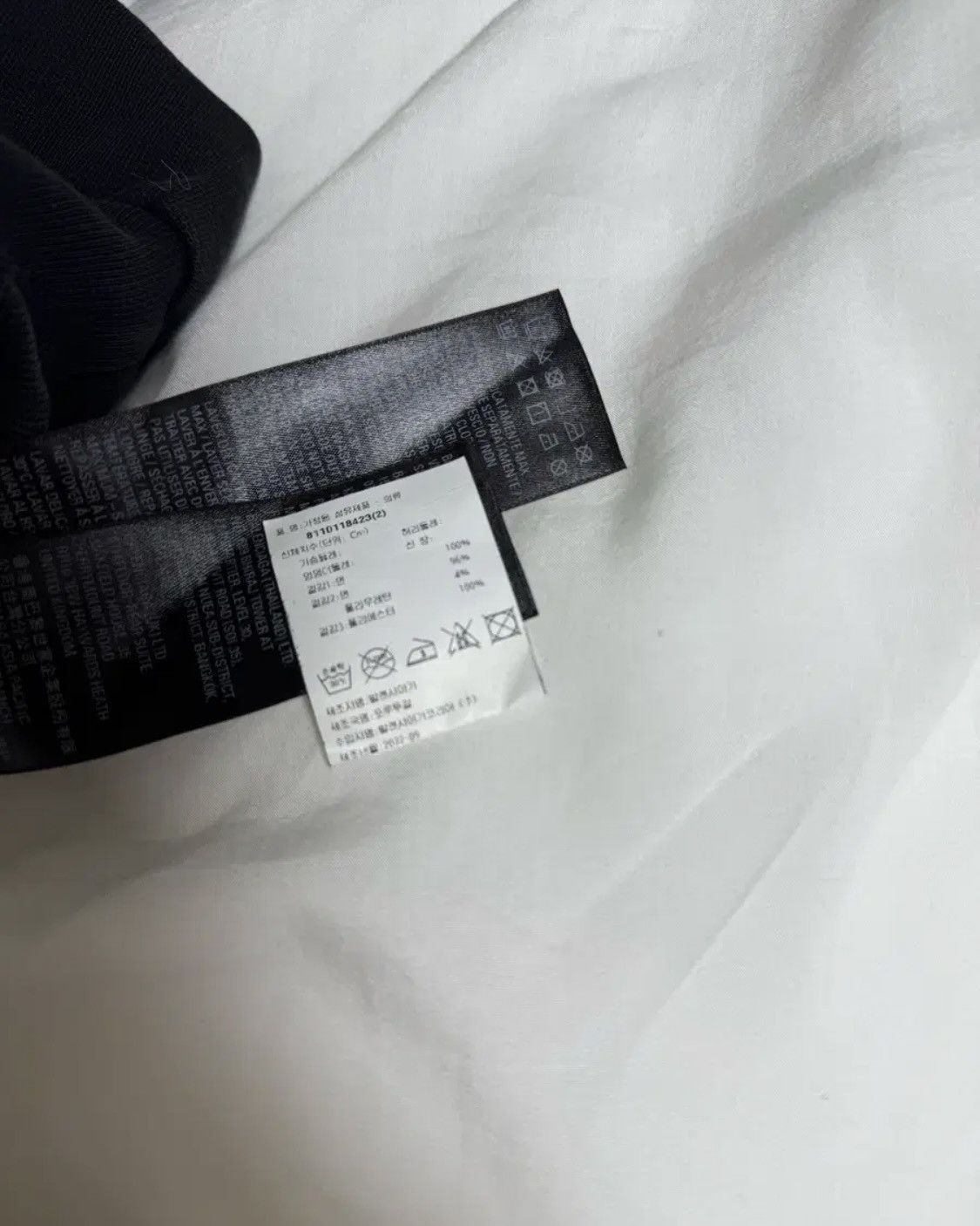Balenciaga Balenciaga Be Different Apple Hoodie Size US M / EU 48-50 / 2 - 4 Thumbnail