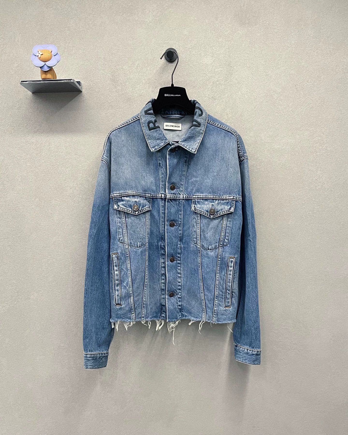 Balenciaga balenciaga blue denim jacket with distressed hem Size US XS / EU 42 / 0 - 1 Thumbnail