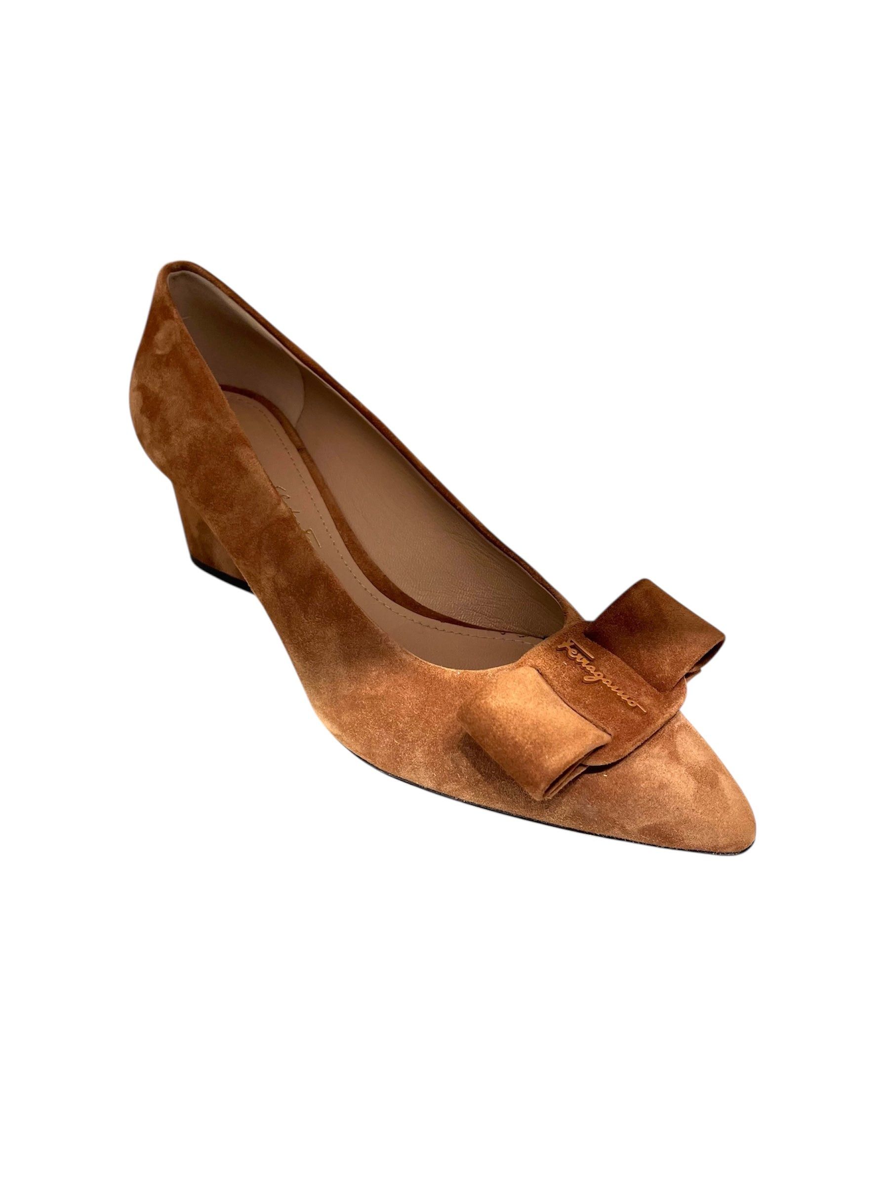 Salvatore Ferragamo Ferragamo Bow Leather Suede Pumps SIZE 10 Size ONE SIZE - 1 Thumbnail