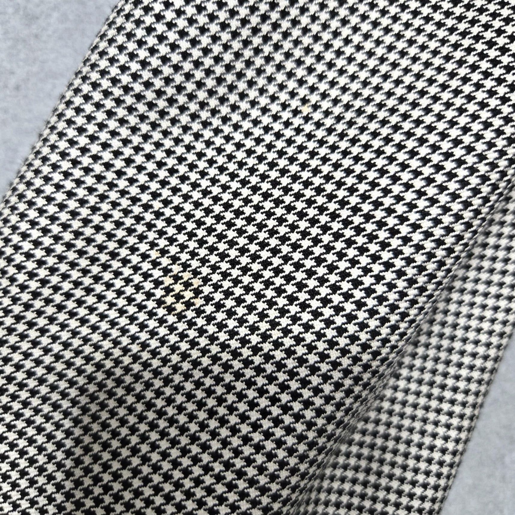 Vintage Paul Betenly Blazer Mens 42R Black White Houndstooth Wool Silk Sport Coat Jacket Blazer Mens 42R Black White Houndstooth Wool Silk Sport Coat Jacket Size 42R - 5 Thumbnail