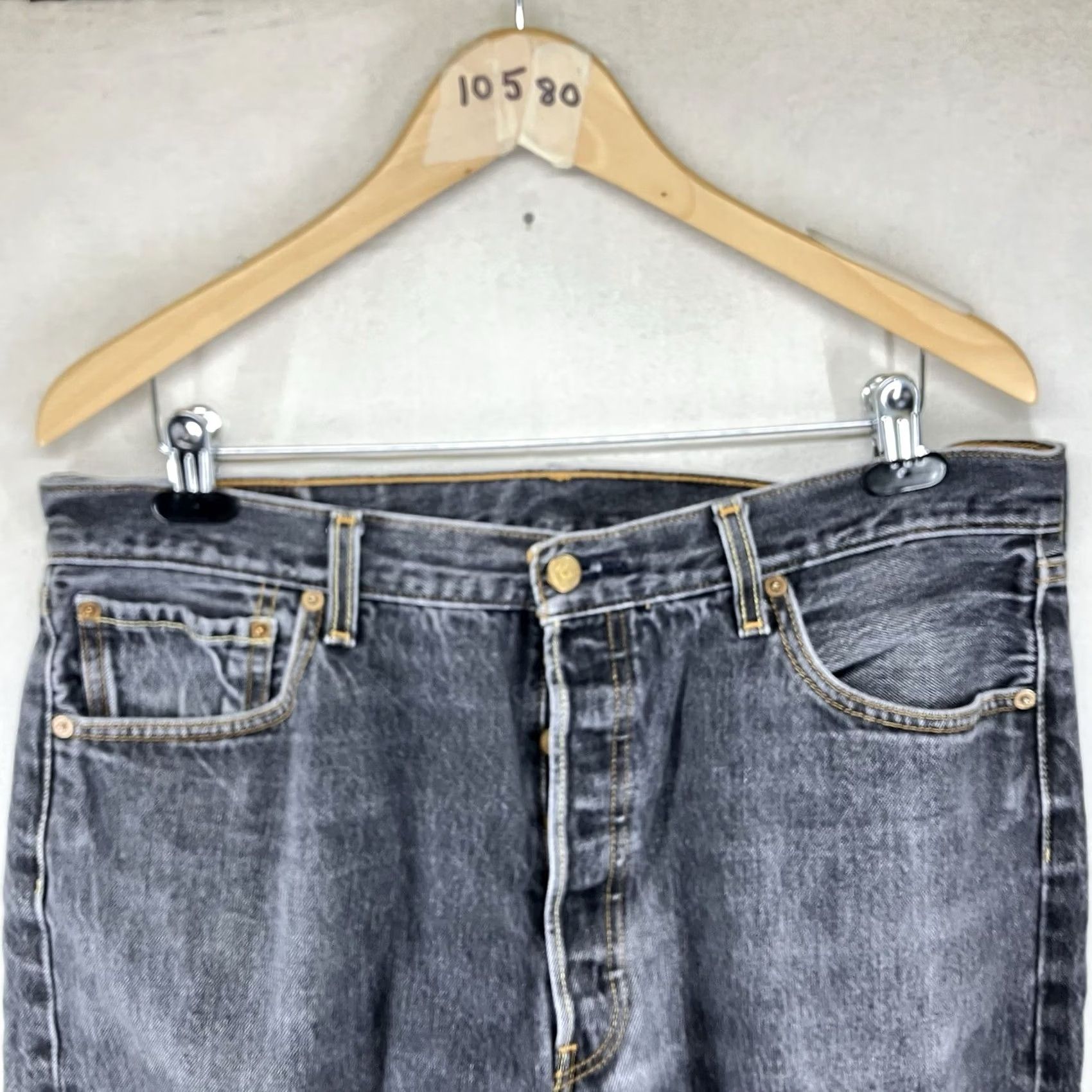 Levi's VINTAGE Levi's 501 Jeans Men’s 36x30 Black Faded Denim Button Fly 5-Pocket Straight Grunge 90s USA Leather Logo (If exact brand text allowed) Size US 36 / EU 52 - 6 Thumbnail