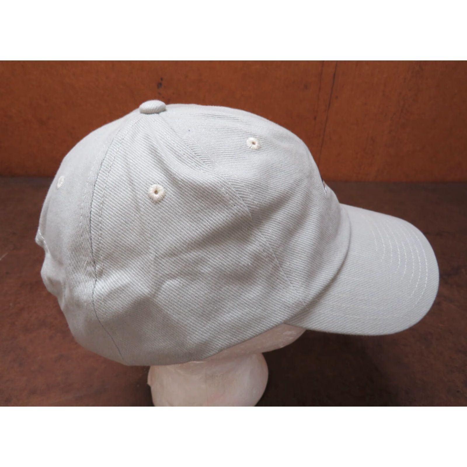 NFL VINTAGE NFL St Louis Rams LA Logo Embroidered Baseball Cap Unworn Beige One Size Men Adjustable Hat Size ONE SIZE - 4 Thumbnail