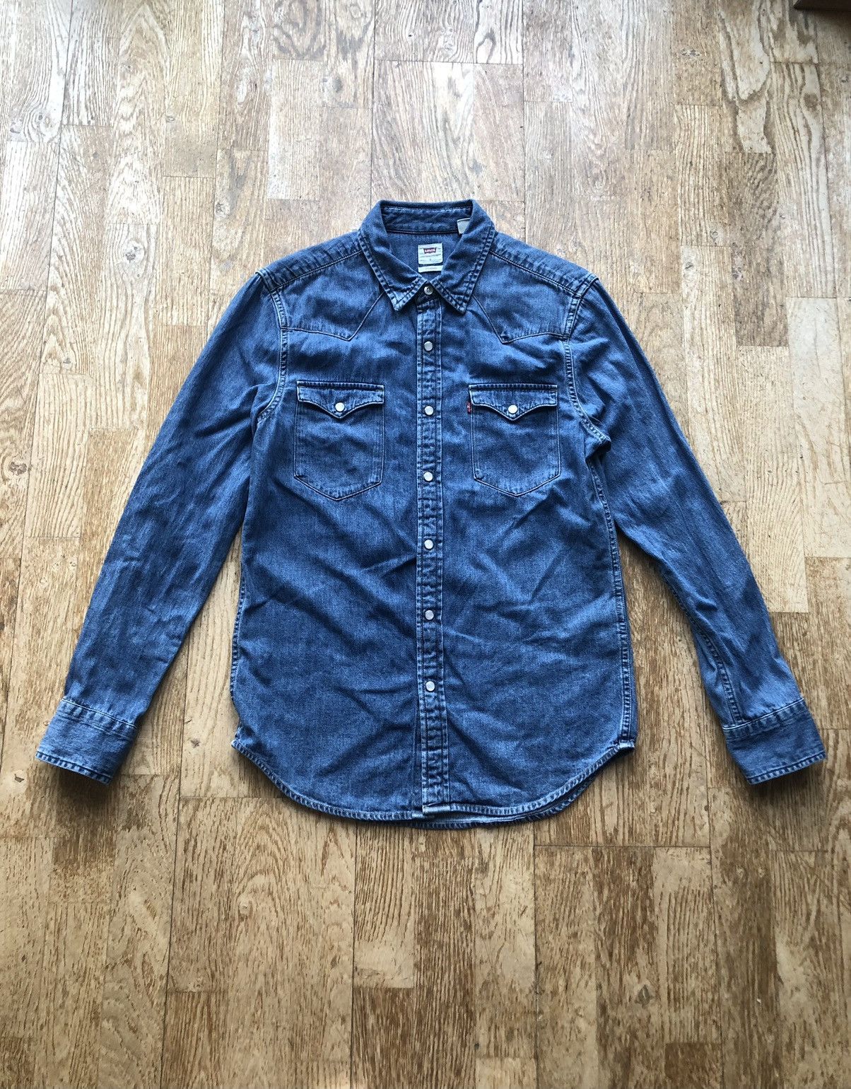 Levi's LEVI’S CLASSIC LIGHT BLUE DENIM VINTAGE BUTTON UP SHIRT Size US S / EU 44-46 / 1 - 1 Thumbnail
