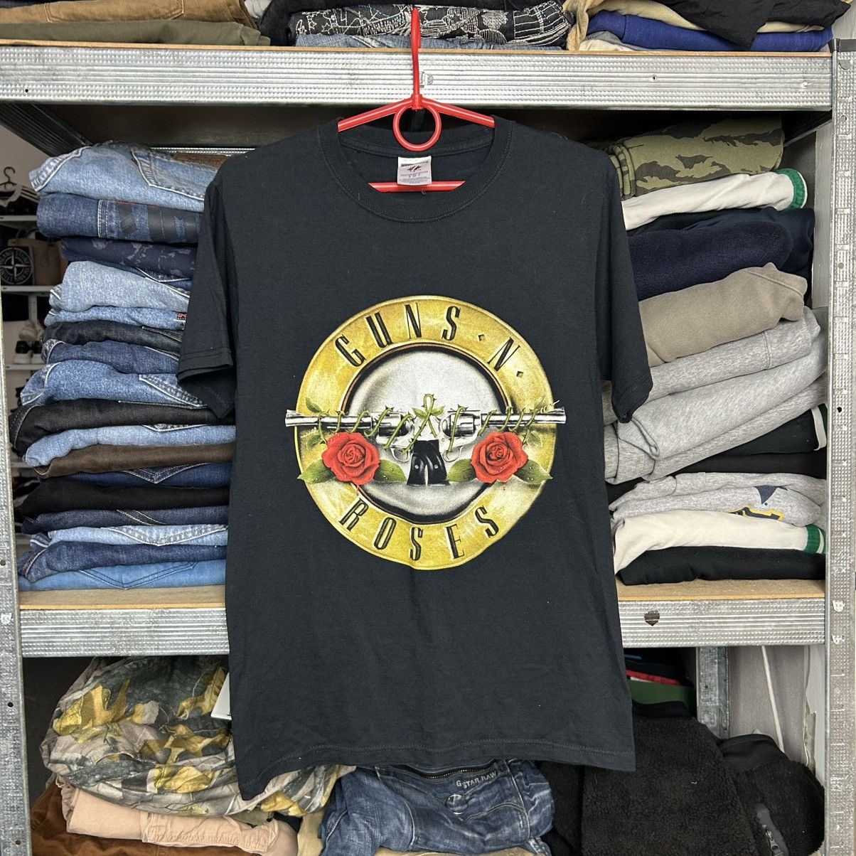 Band Tees Vintage Guns N Roses Big logo rock band 2000’s tee size S Size US S / EU 44-46 / 1 - 1 Thumbnail