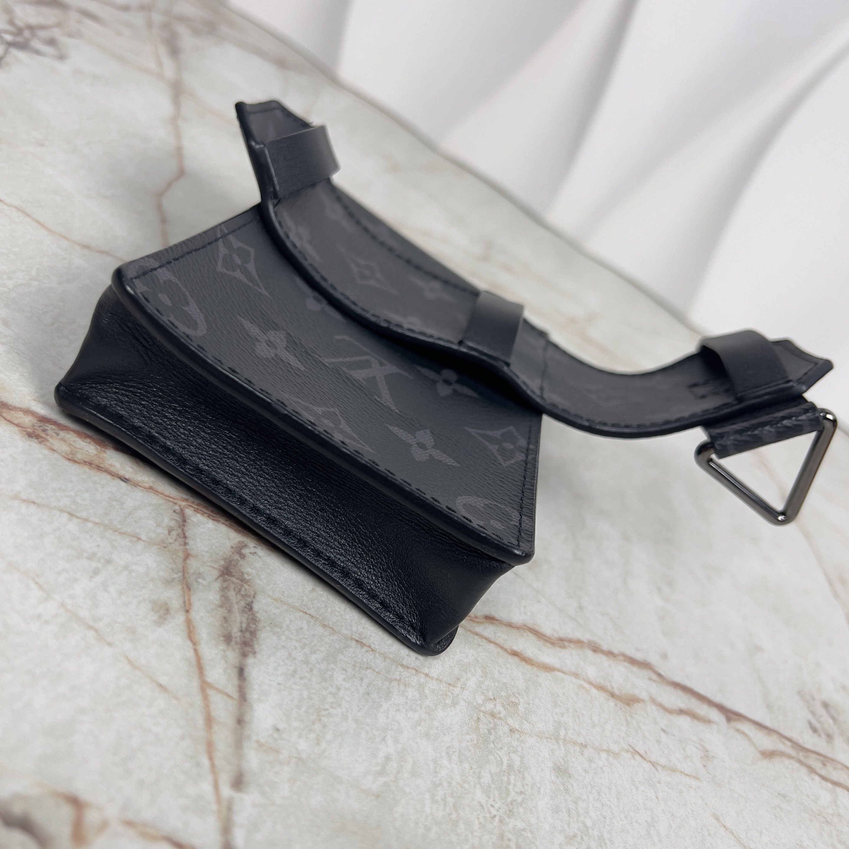 Louis Vuitton Utility Monogram Eclipse Belt Bag Pounch 35 mm Crossbody Size ONE SIZE - 8 Thumbnail