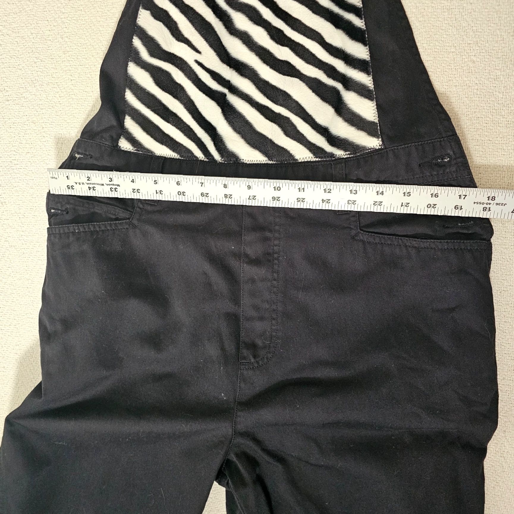 Cherokee VINTAGE Cherokee Cropped Overalls Black Denim Zebra Patch Jeweled Legs M Jeans Women Cropped Style Size 32" / US 10 / IT 46 - 5 Thumbnail