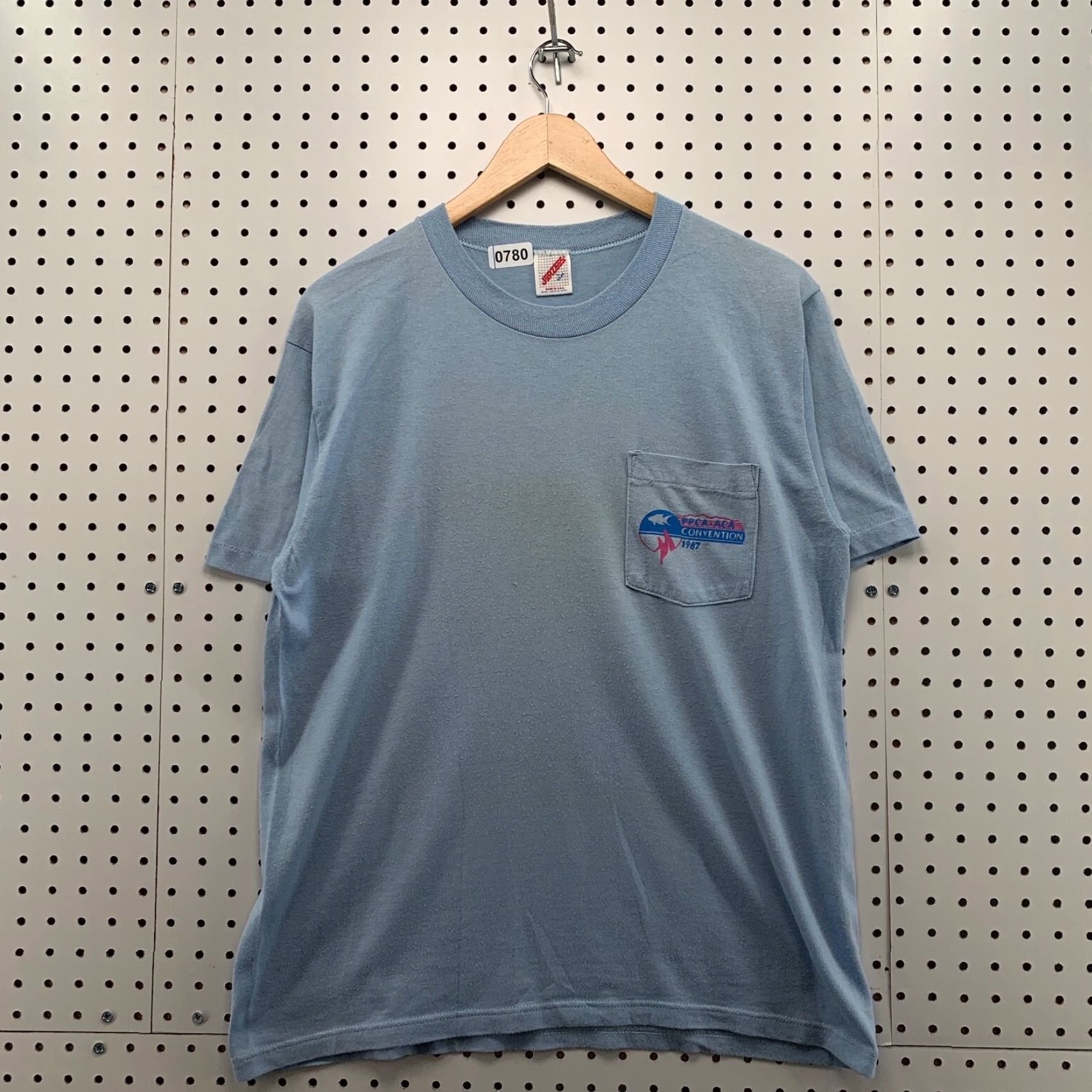Jerzees VINTAGE Jerzees T-Shirt Mens M Blue Pocket 80s 90s Fish Pikes Peak Pattern Size US M / EU 48-50 / 2 - 2 Thumbnail
