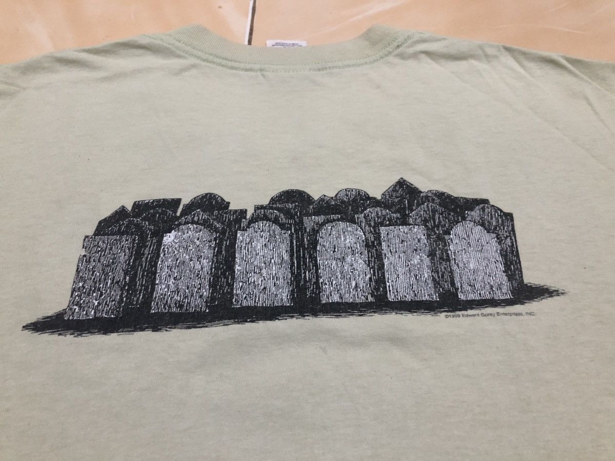 Other Vintage 90s The Gashlycrumb Tinies Erdward Gorey t-shirt Size US XXL / EU 58 / 5 - 6 Thumbnail