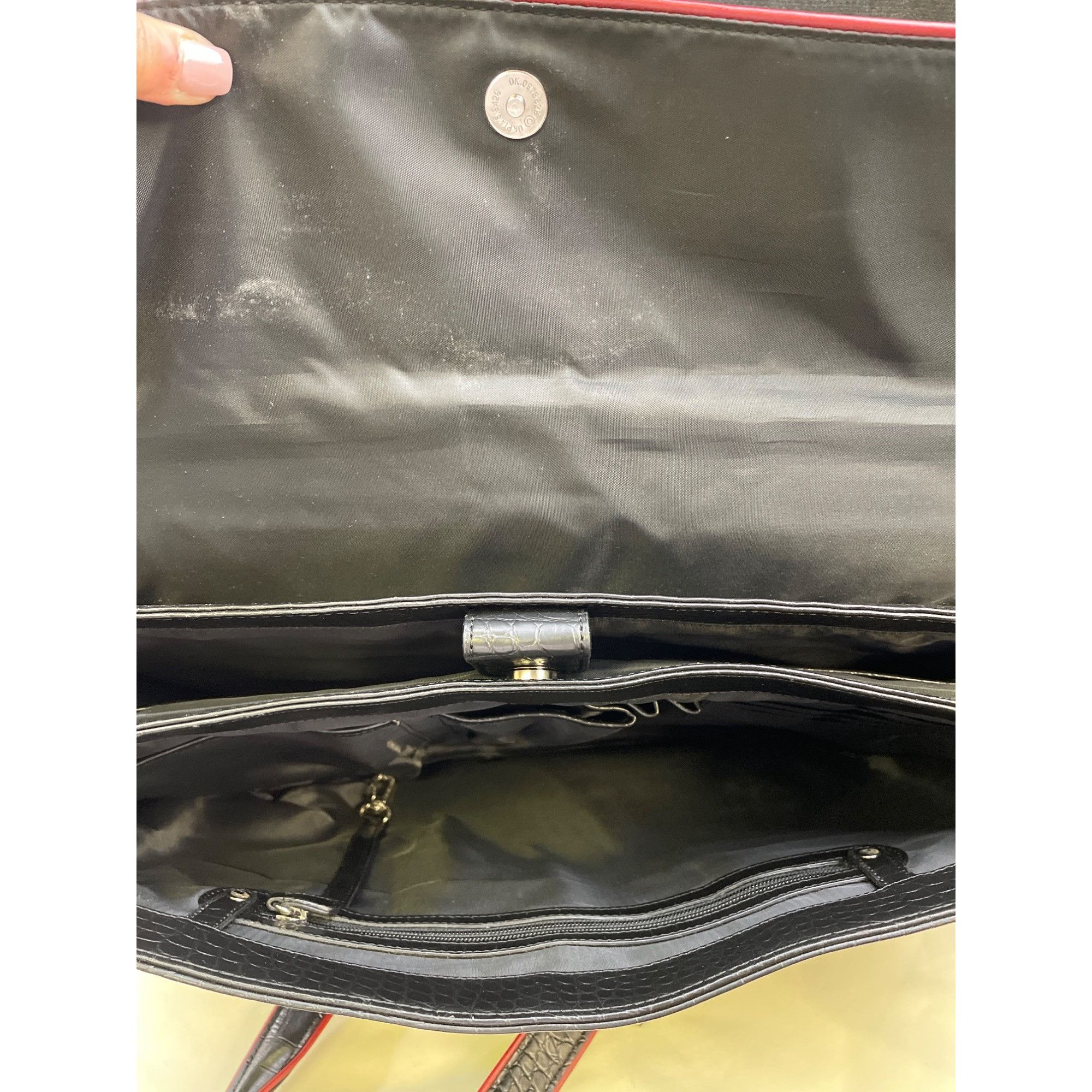 Chaps Chaps Unisex Black Croc Pattern Laptop Messenger Shoulder Ba Size ONE SIZE - 7 Thumbnail