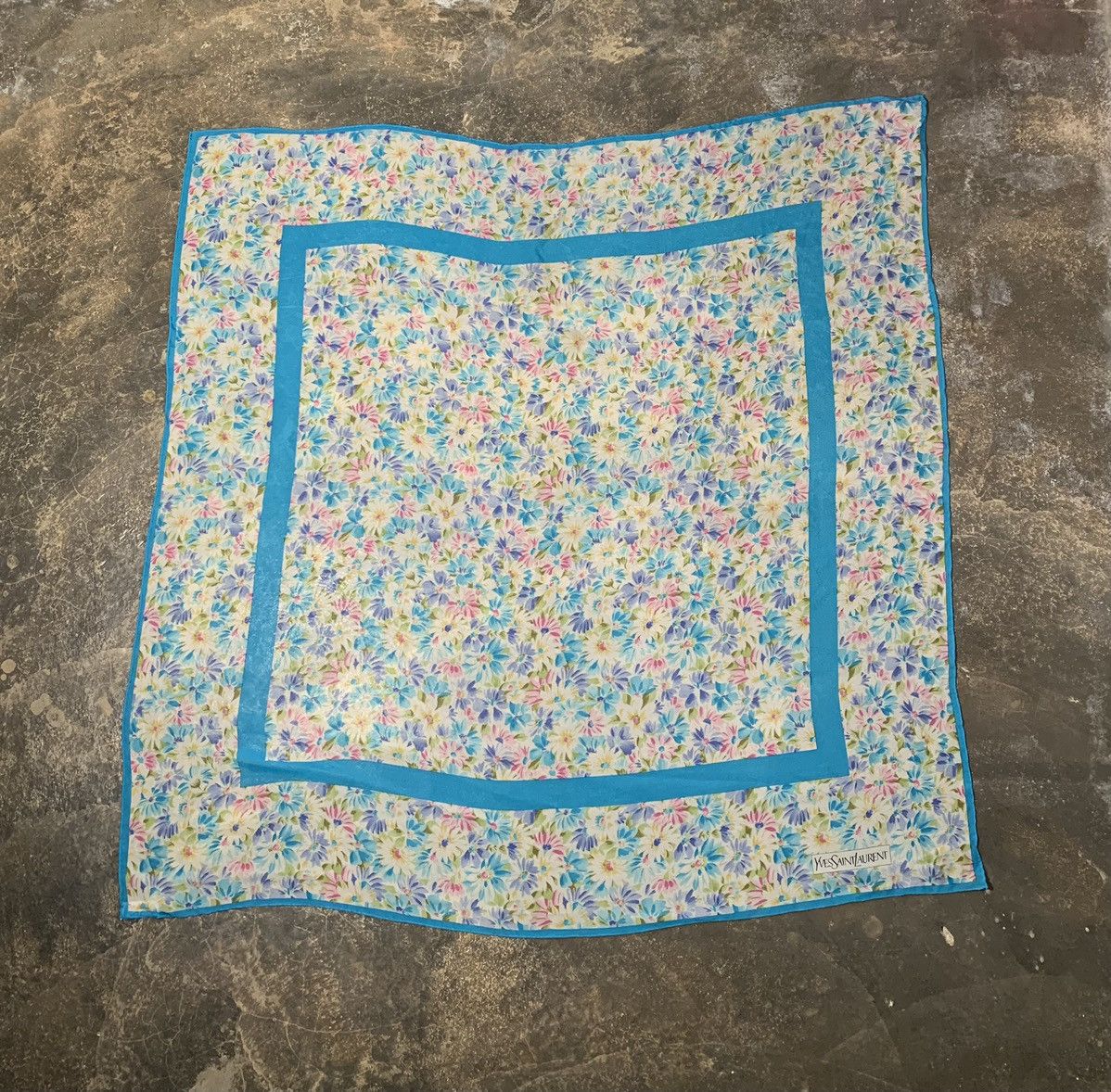 Designer × Yves Saint Laurent Yves Saint Lauren floral big scarves Size ONE SIZE - 2 Thumbnail
