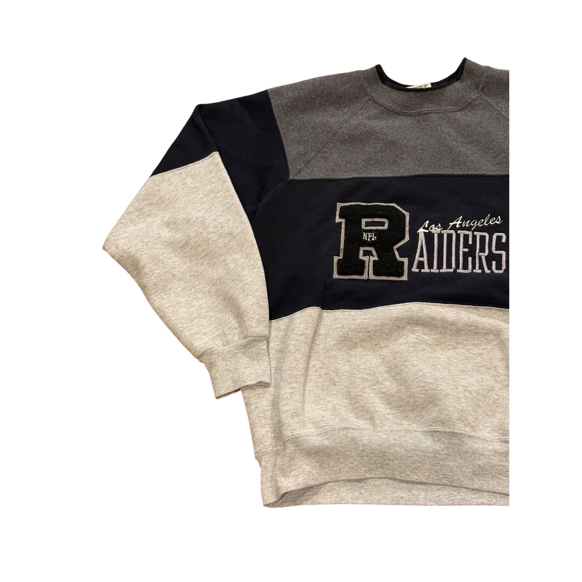 Nutmeg Vintage 90s Nutmeg Mills Los Angeles Raiders NFL Crewneck Sw Size US L / EU 52-54 / 3 - 3 Thumbnail