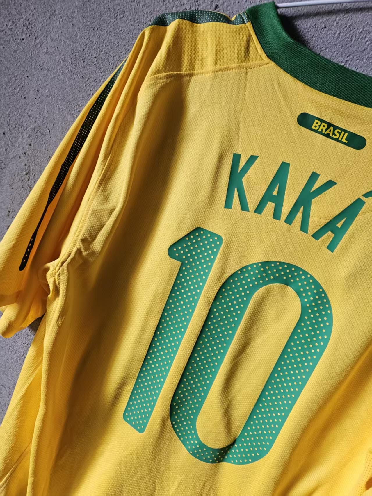 Nike 2010 Brazil Football Jersey Size US S / EU 44-46 / 1 - 5 Thumbnail