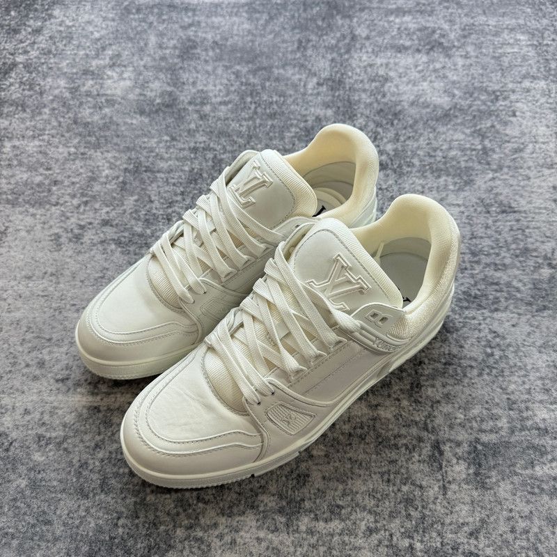 Louis Vuitton Louis Vuitton Low Top Trainer Sneakers for Men 0079 Size US 9.5 / EU 42-43 - 1 Thumbnail