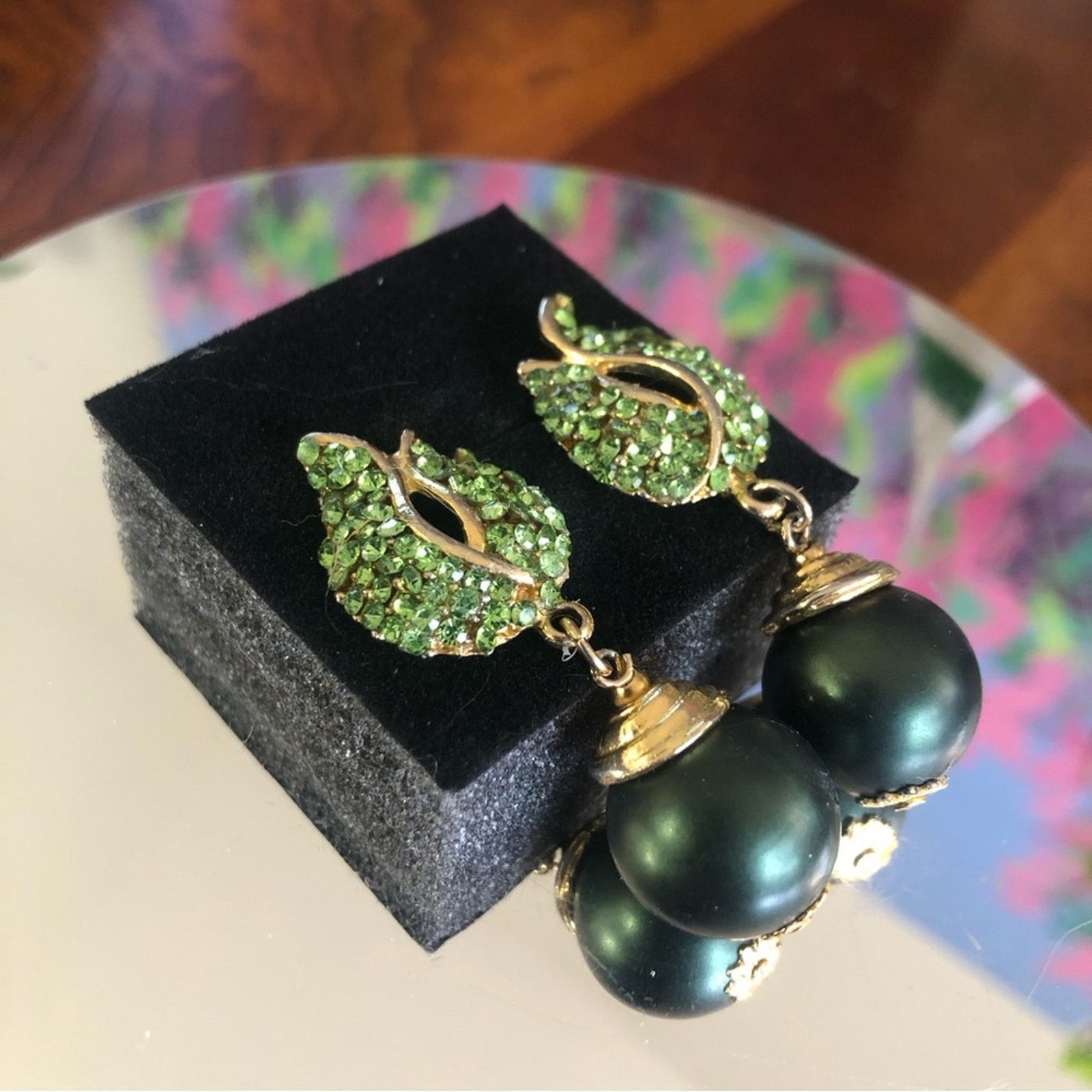 Vintage Vintage peridot rhinestone covered tulip pearl earring Size ONE SIZE - 4 Thumbnail