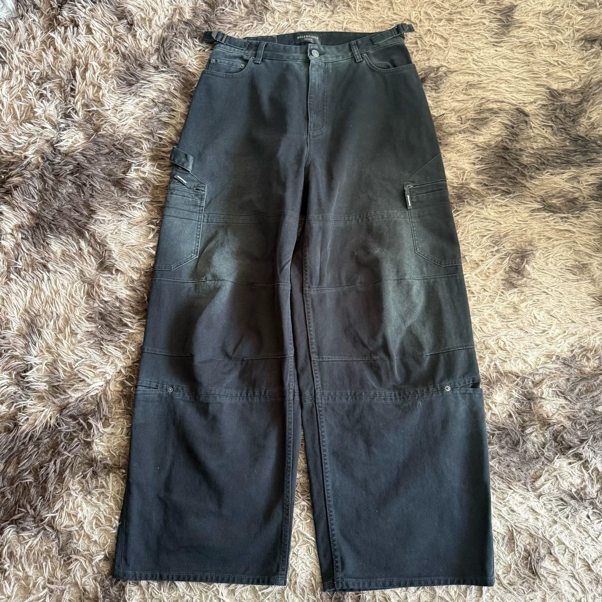 Balenciaga Balenciaga Washed Cargo Distressed Wide Leg Logger Jeans Size US 30 / EU 46 - 1 Thumbnail