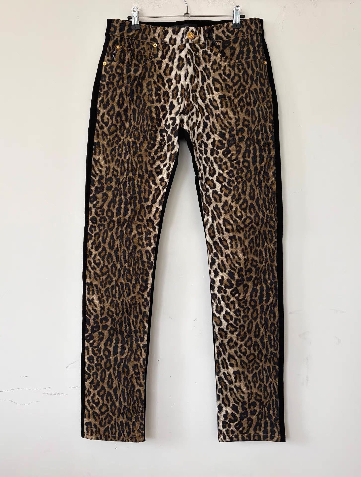 Versace Versace Men's Leopard Print Jeans Ｑ21 Size US 34 / EU 50 - 1 Thumbnail