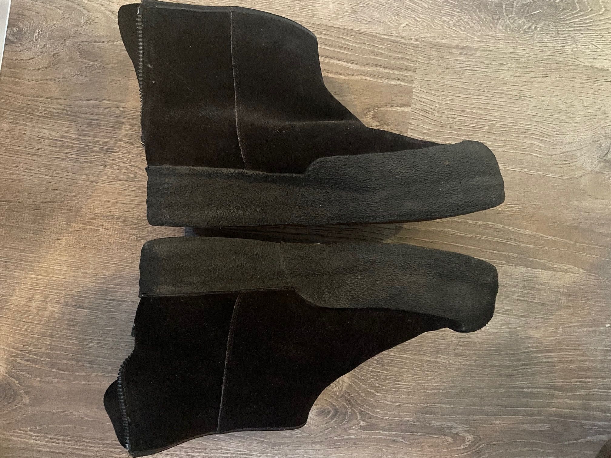 Bally Bally Men's Curling Booties in Black Suede/Shearling Lining. Size US 11 / EU 44 - 3 Thumbnail