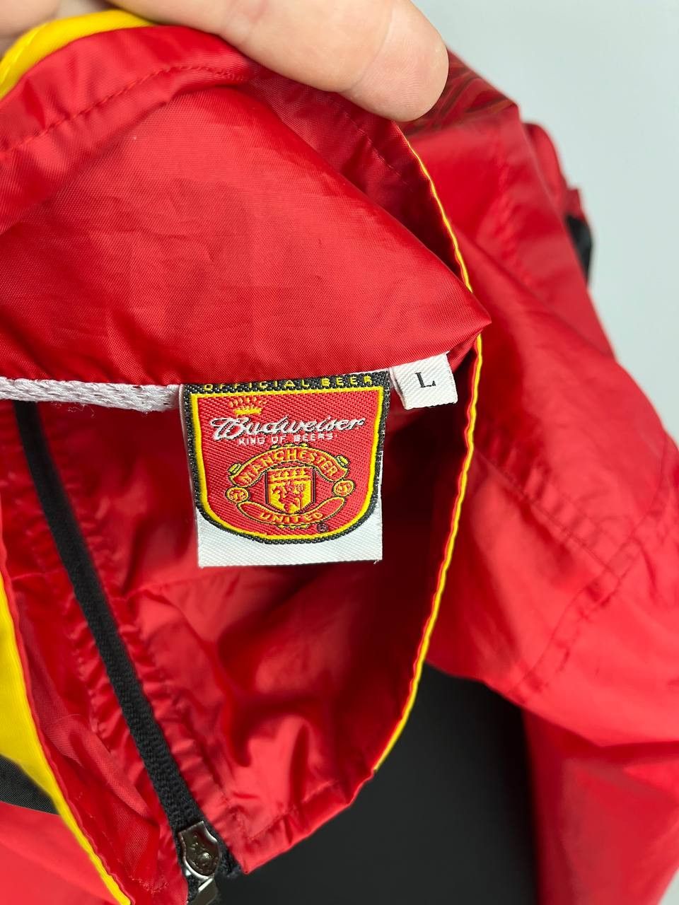 Budweiser × Vintage Manchester United Budweiser Offical Beer Red Jacket (0575) Size US L / EU 52-54 / 3 - 8 Thumbnail