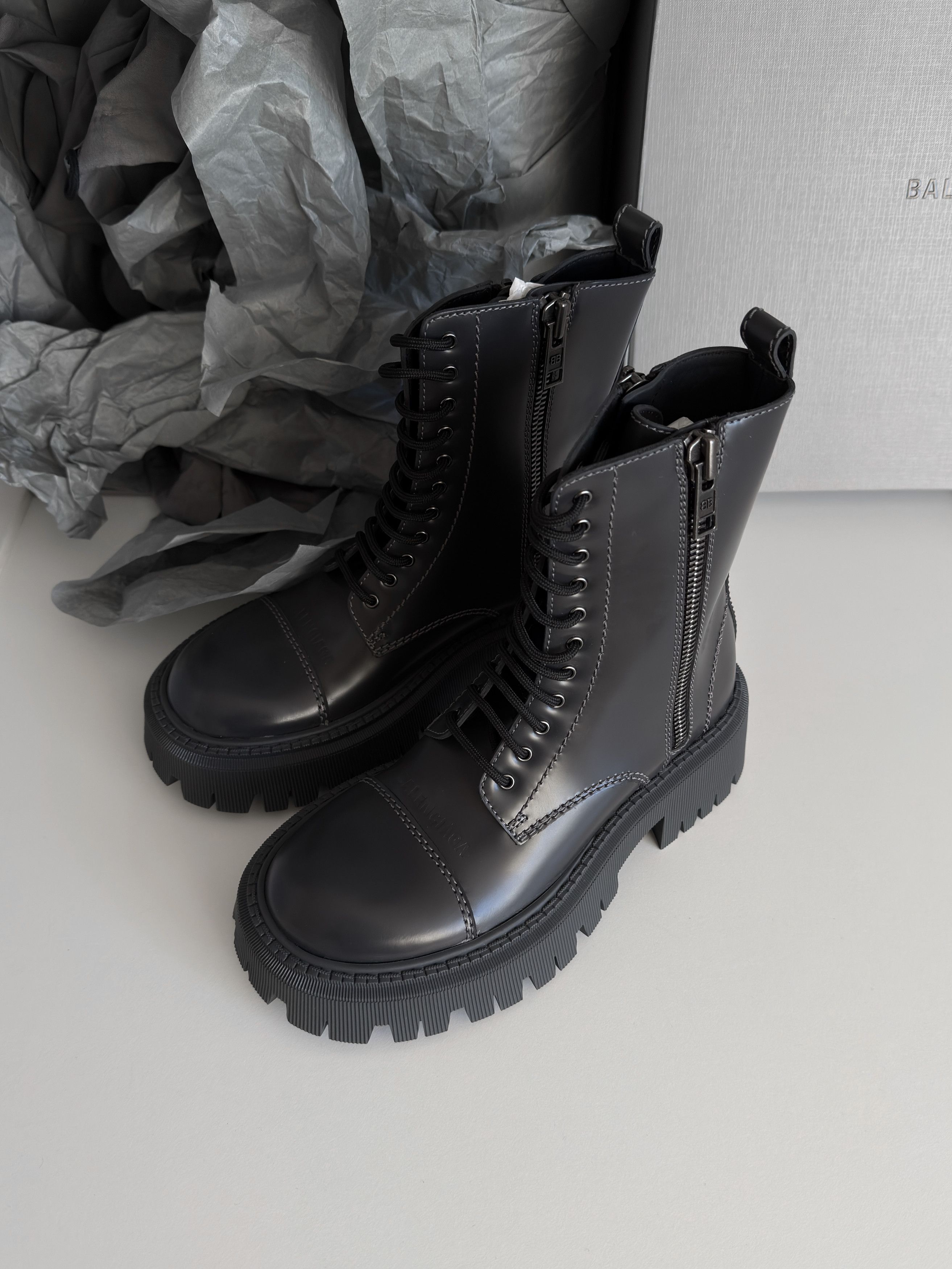 Balenciaga Balenciaga Tractor Boots Size US 6 / IT 36 - 3 Thumbnail