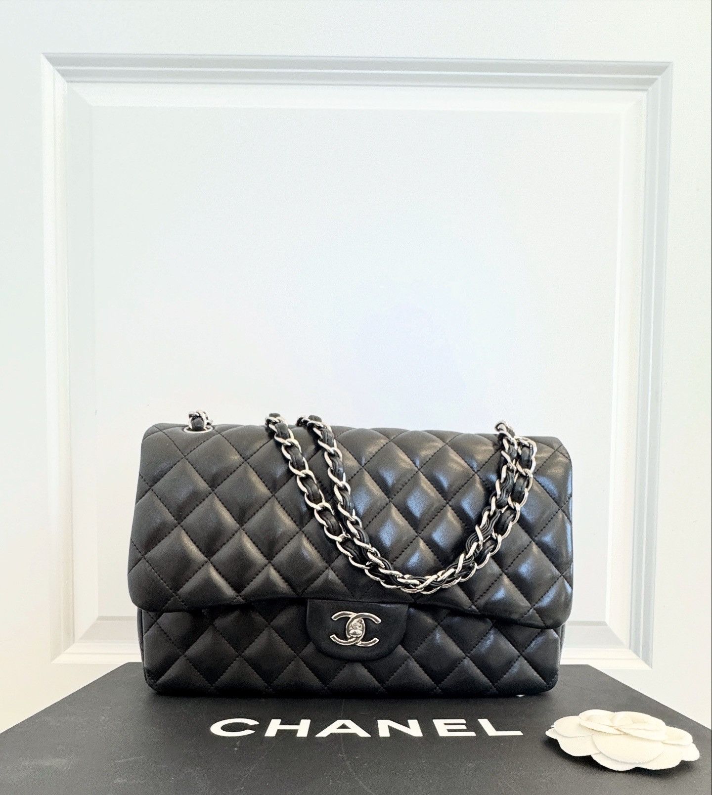 Chanel Black lambskin leather Chanel Timeless bag Size ONE SIZE - 1 Thumbnail