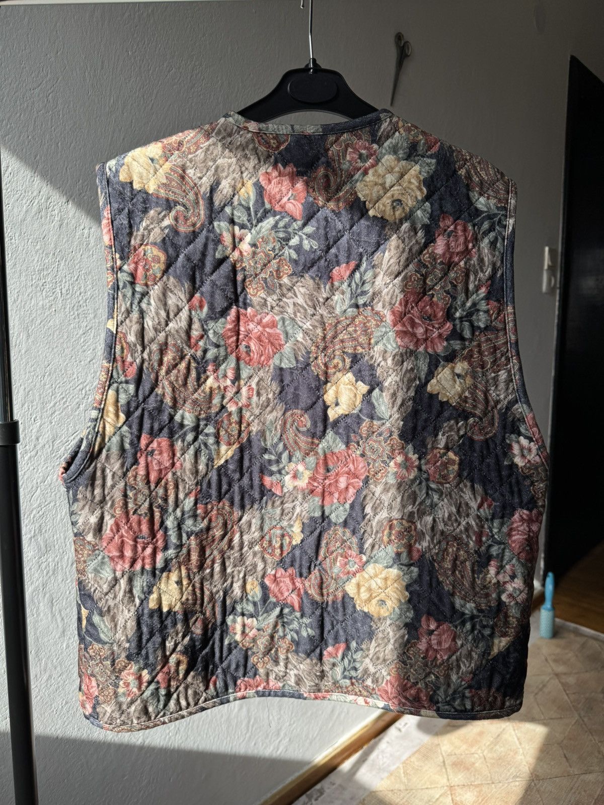 Acne Studios × Aime Leon Dore × Japanese Brand Vintage Quilted Vest Flowers Print ALD ACNE STUDIOS STYLE Size US L / EU 52-54 / 3 - 9 Thumbnail