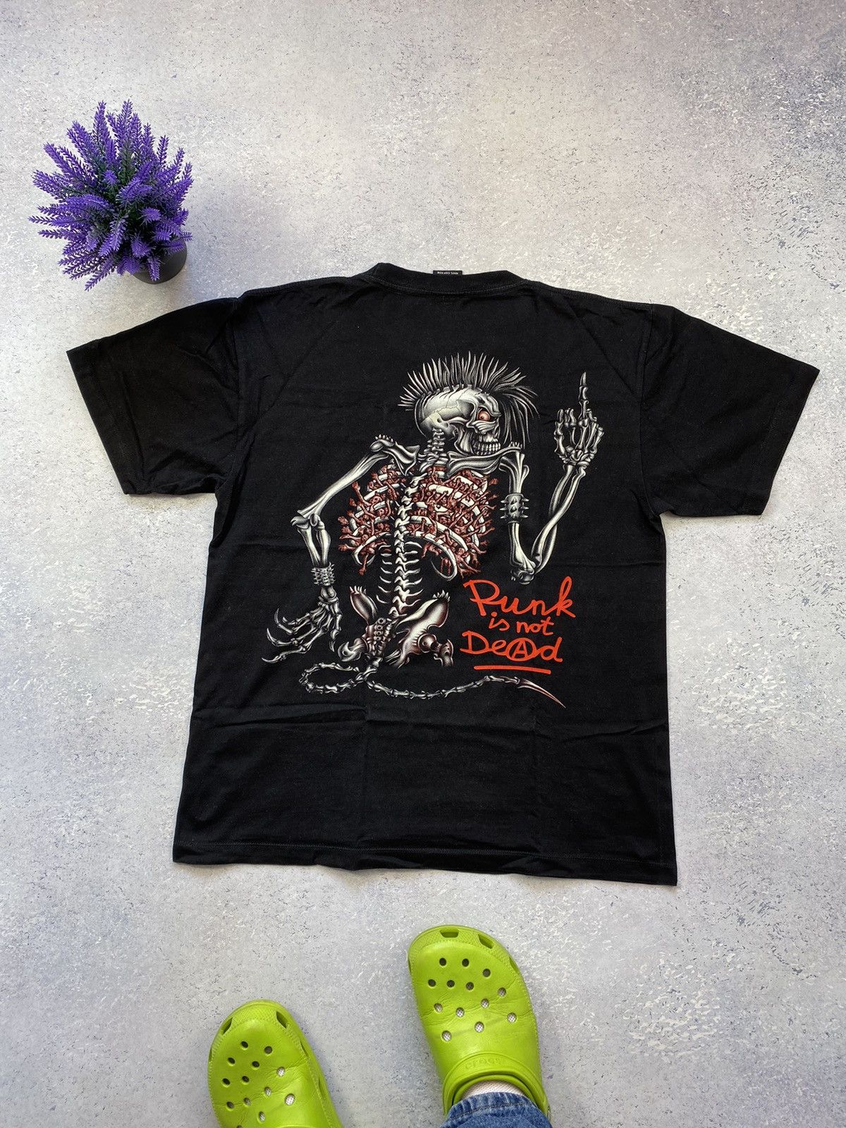 Band Tees Men’s Black T-shirt Punk is not dead Big centre logo large Size US L / EU 52-54 / 3 - 6 Thumbnail