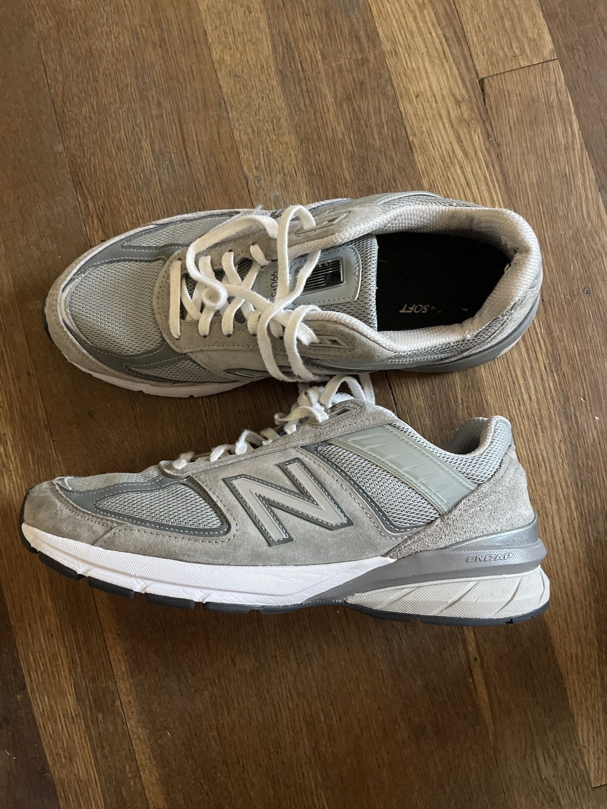 New Balance New balance 990 V5 Size US 9.5 / EU 42-43 - 1 Thumbnail