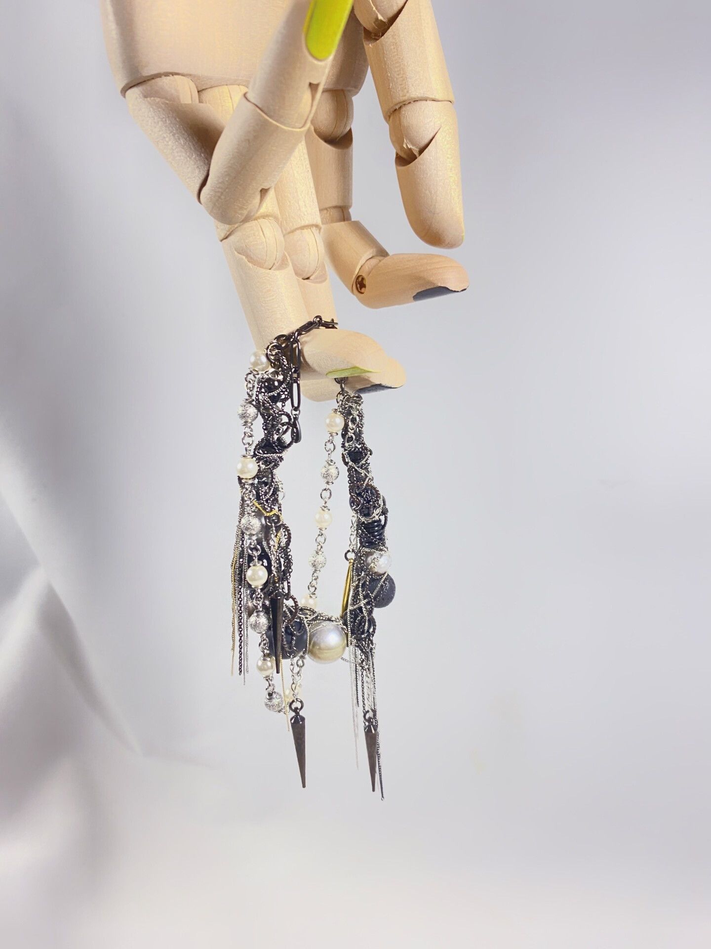 Gunda Gunda Beaded Tassel Adjustable Bracelet Size ONE SIZE - 1 Thumbnail
