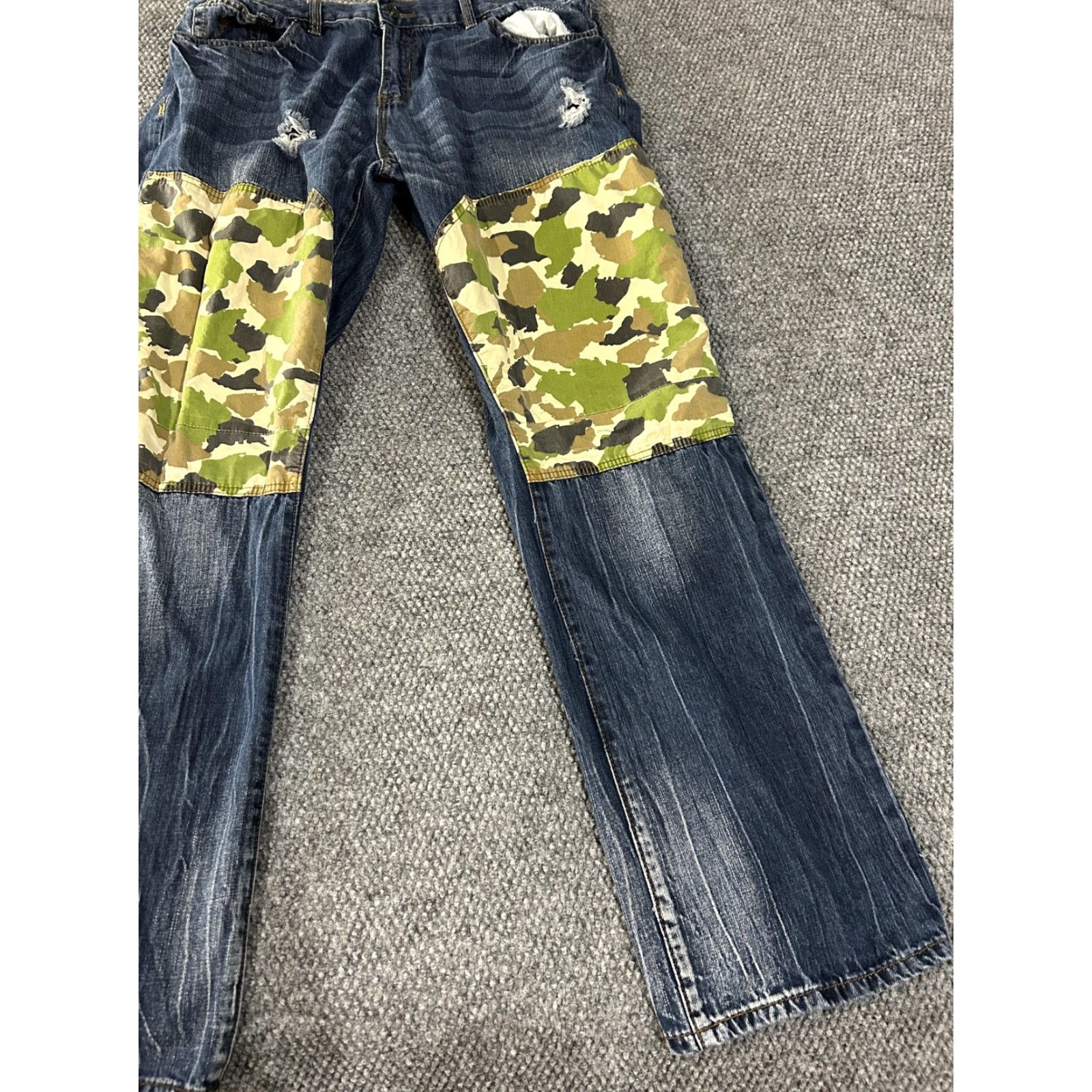 Rocawear Rocawear Jeans Mens 40 Blue Denim Straight Fit Distressed Camo Patchwork Baggy Pocketed Baggy Mens Size US 40 / EU 56 - 3 Thumbnail