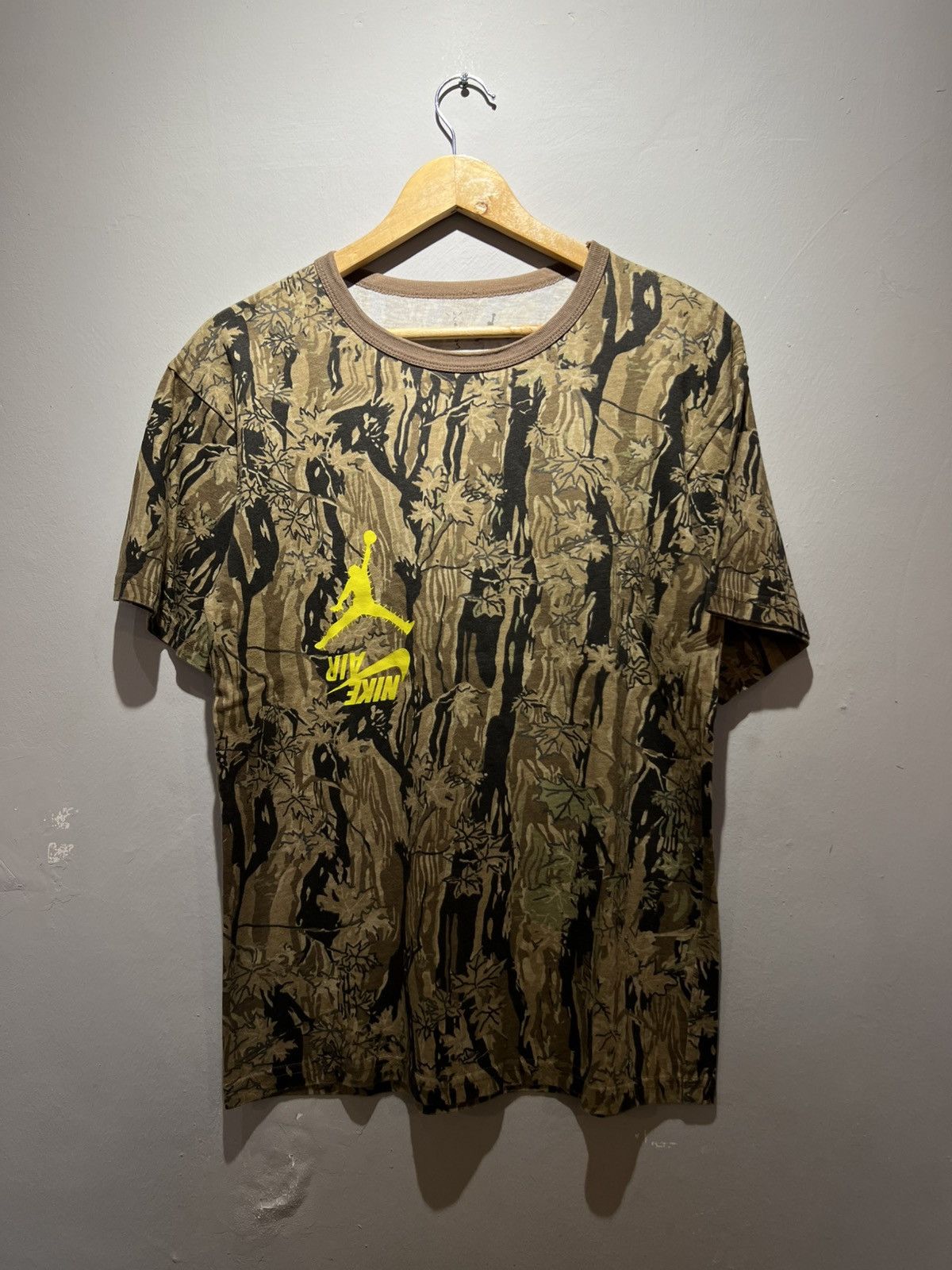 Jordan Brand × Nike × Travis Scott Nike Air Jordan Travis Scott “Highest In The Room” Camo Tee Size US M / EU 48-50 / 2 - 1 Thumbnail