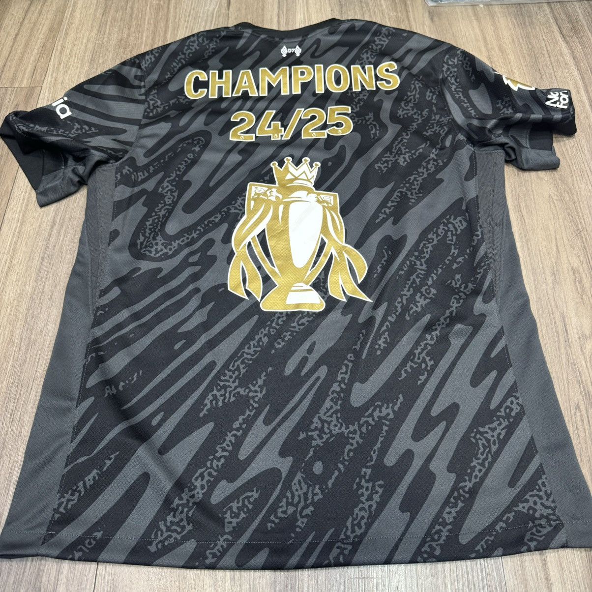Nike Liverpool 24/25 Premier League Winners Trophy Edition Size US L / EU 52-54 / 3 - 2 Thumbnail