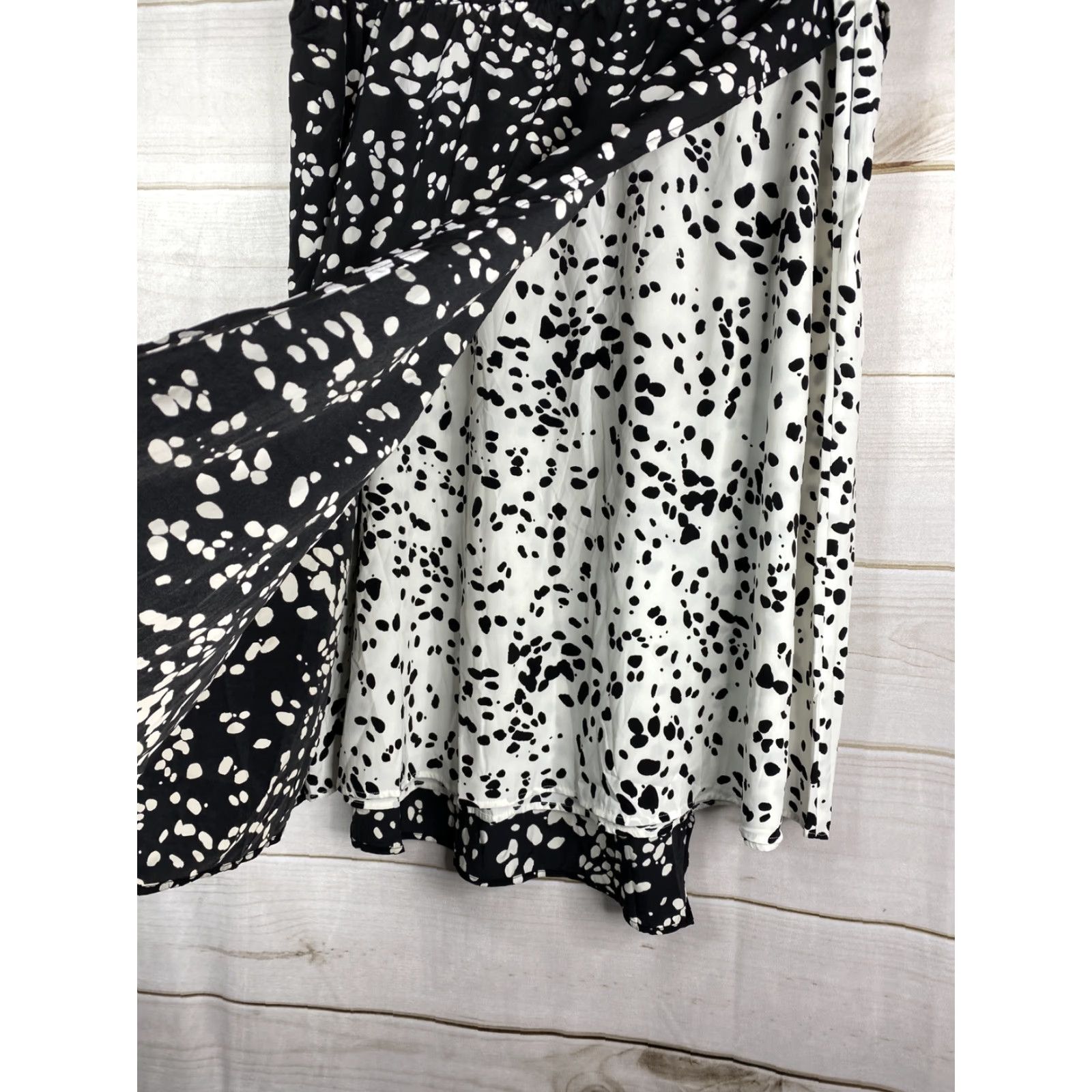 Alfani Alfani Skirt Womens 22W Black White Animal Print Midi Wrap Elastic Waist Zipper Pattern Multicolor Clothes m Size 40" / US 18 - 2 Thumbnail