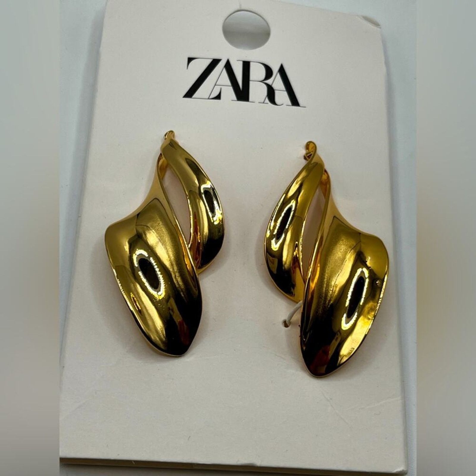 Zara NWT- Zara Twist Gold Tone Earrings Size ONE SIZE - 2 Thumbnail