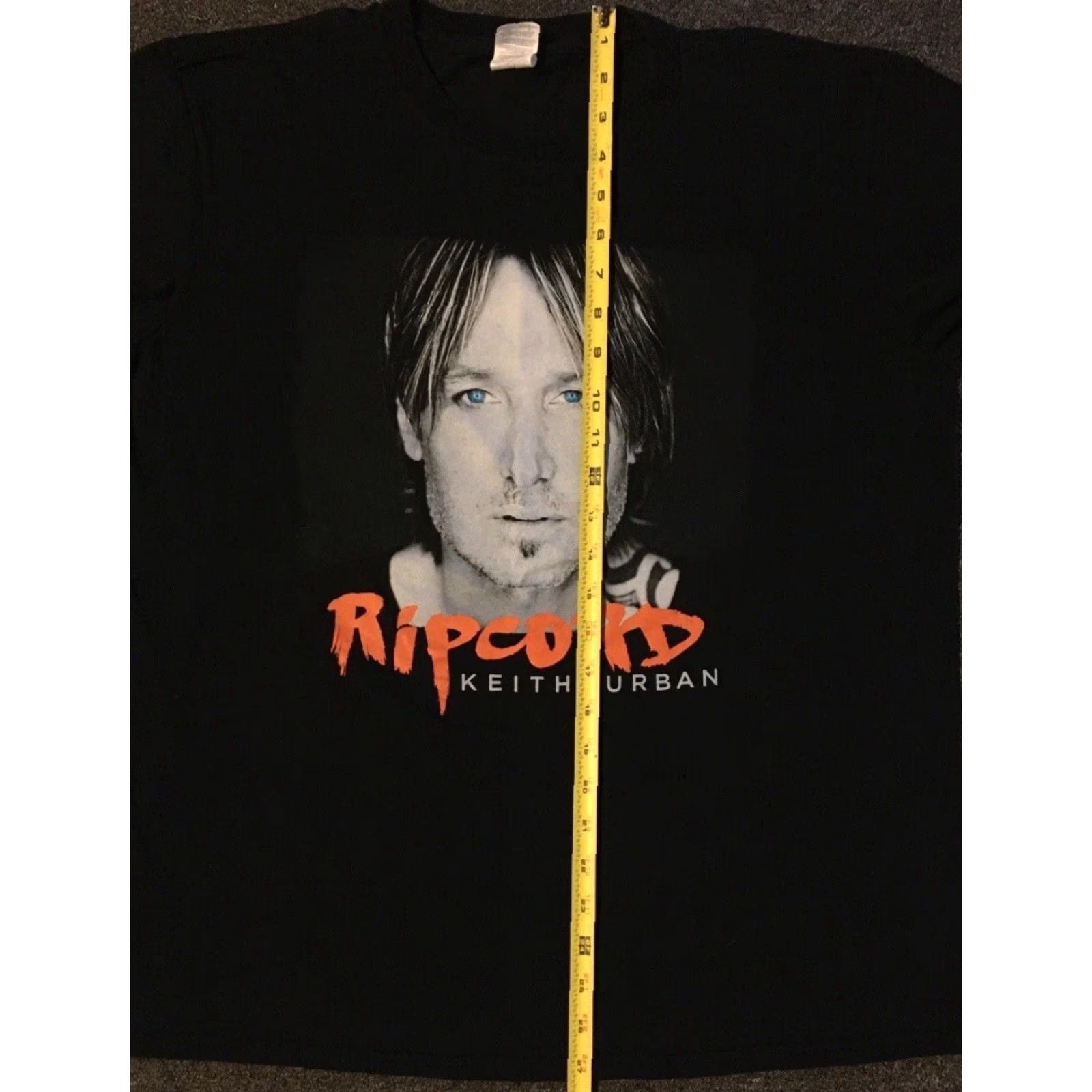 Vintage Keith Urban 2016 Tour Shirt M Tim McGraw Concert Jason Aldean Rock Grunge Y2K Shirt Mens Black Concert Vintage Band 70s 80s 90s Jeans? Size US M / EU 48-50 / 2 - 7 Thumbnail