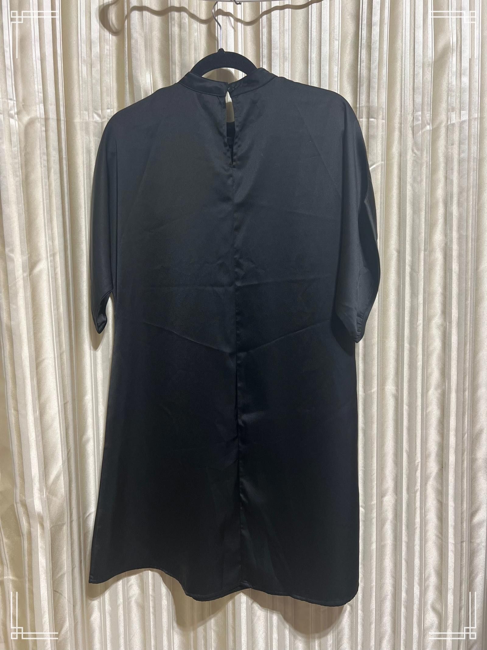 Designer Elegant Black Dress with Gathered Neckline, Size Medium Size M / US 6-8 / IT 42-44 - 3 Thumbnail