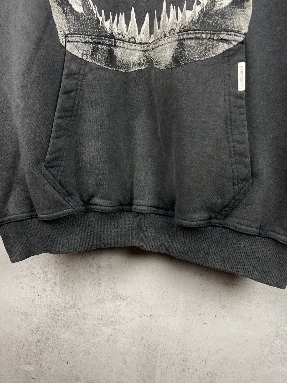 Represent Clo. Represent Shark Jaws Print Hoodie Rare Hype Streetwear Y2K Size US S / EU 44-46 / 1 - 7 Thumbnail