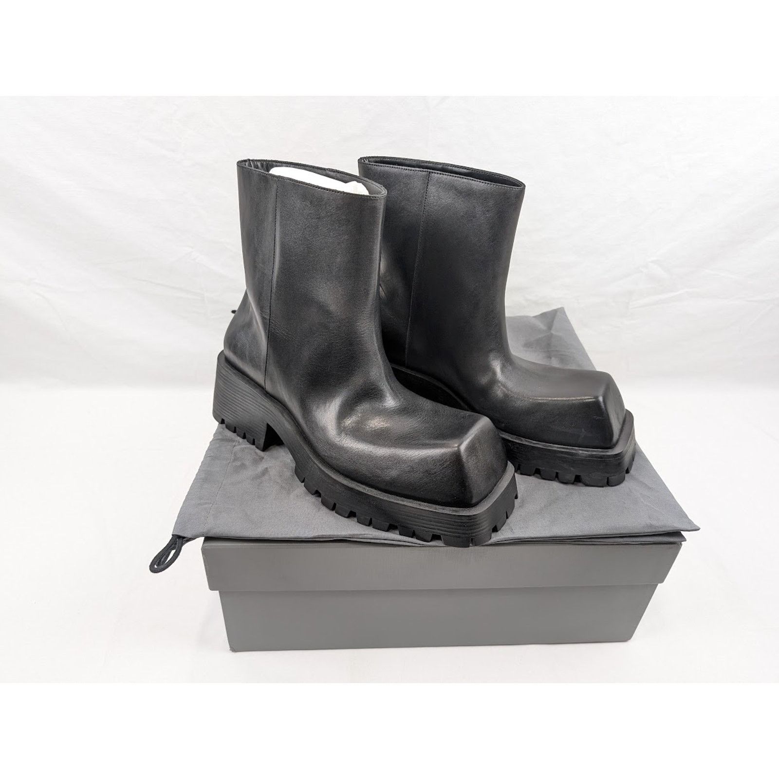 Balenciaga o1rshd1 Calfskin Trooper Bootie in Black Size US 10 / EU 43 - 17 Thumbnail