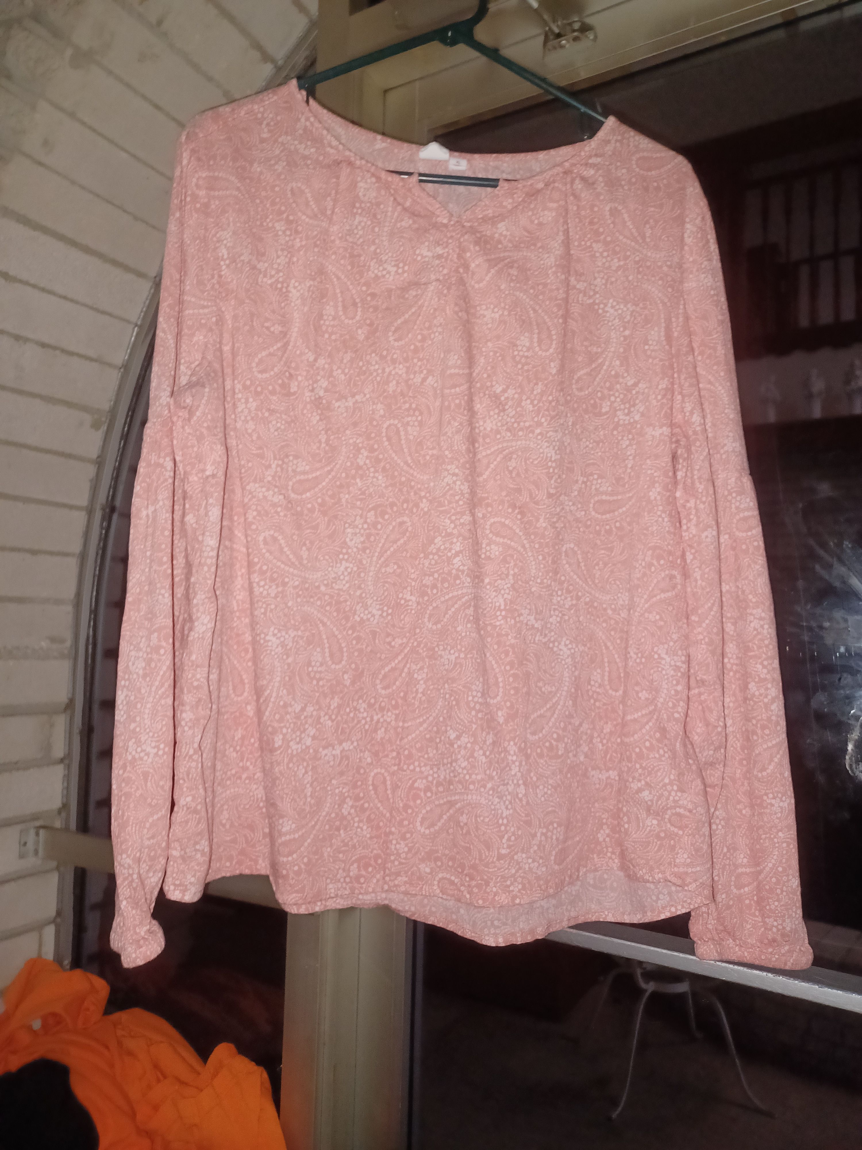 Other GAP Women's Blouse Pullover XL Salmon Paisley Size XL / US 12-14 / IT 48-50 - 1 Thumbnail