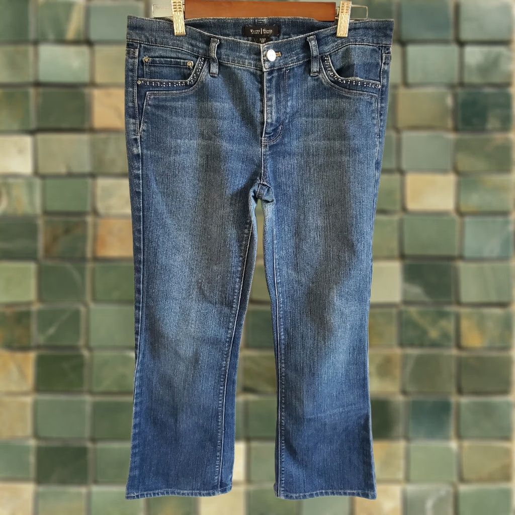 White House Black Market White House Black Market Noir Flare leg jeans rhinestone Pockets 8R Womens Size 30" / US 8 / IT 44 - 1 Thumbnail
