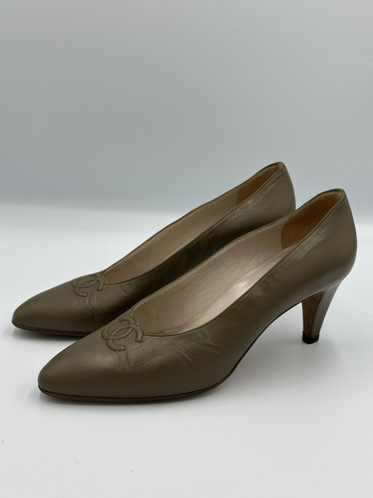 Chanel Chanel Olive Khaki Leather Pointed Toe Kitten Heel Pumps Size US 6.5 / IT 36.5 - 1 Thumbnail