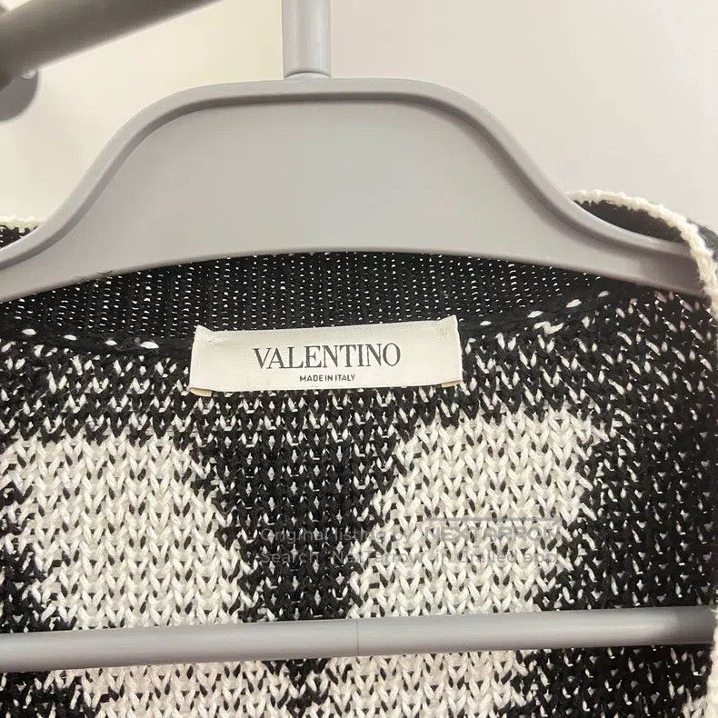 Valentino Valentino The V letter is full of printed sweaters Size S / US 4 / IT 40 - 3 Thumbnail
