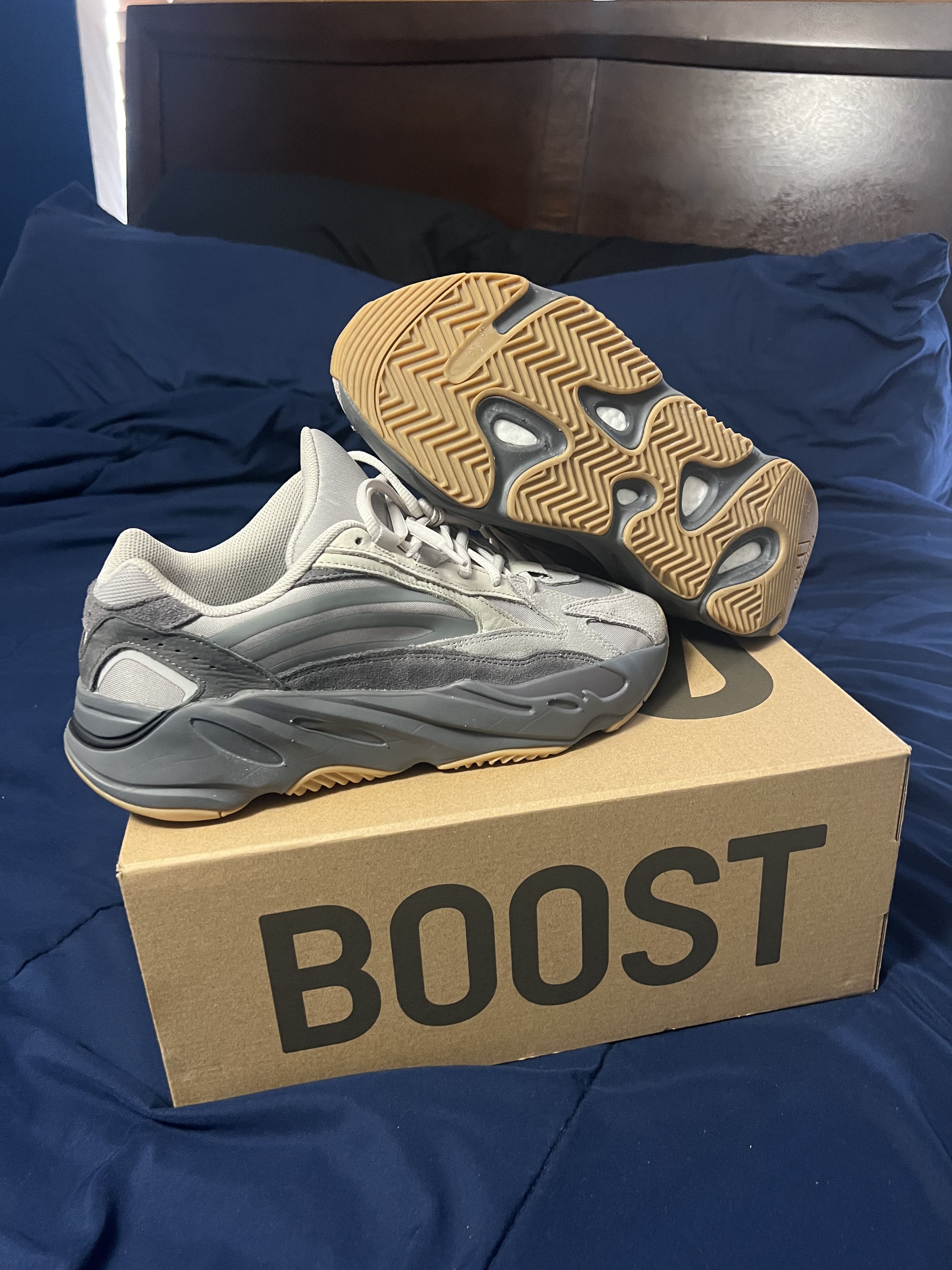 Yeezy Yeezy Boost 700 Tephra Size US 9 / EU 42 - 5 Thumbnail
