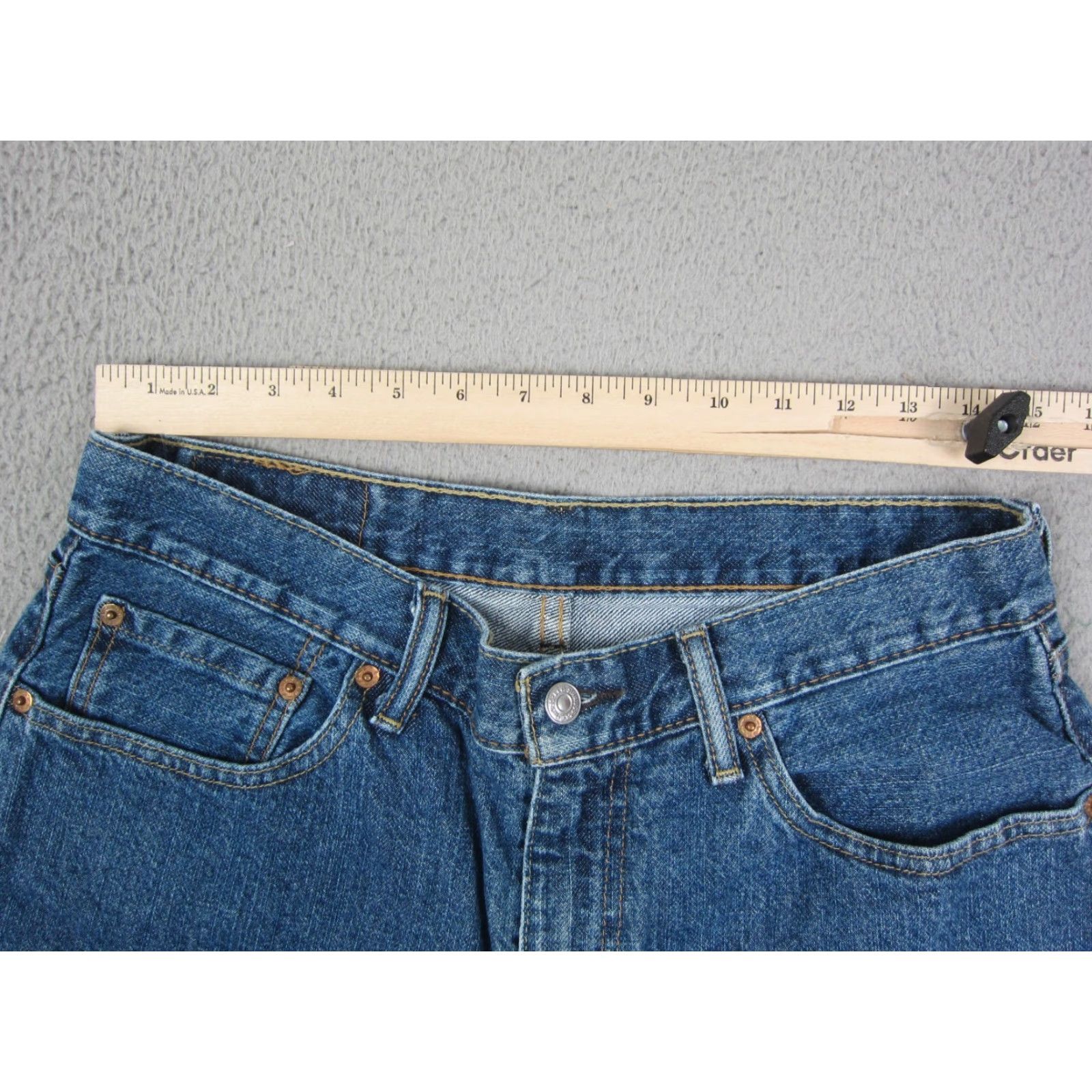 Levi's VINTAGE Levi's 505 Shorts Mens 33 Blue Denim 90s Jeans Jorts Casual Workwear Size US 33 - 6 Thumbnail