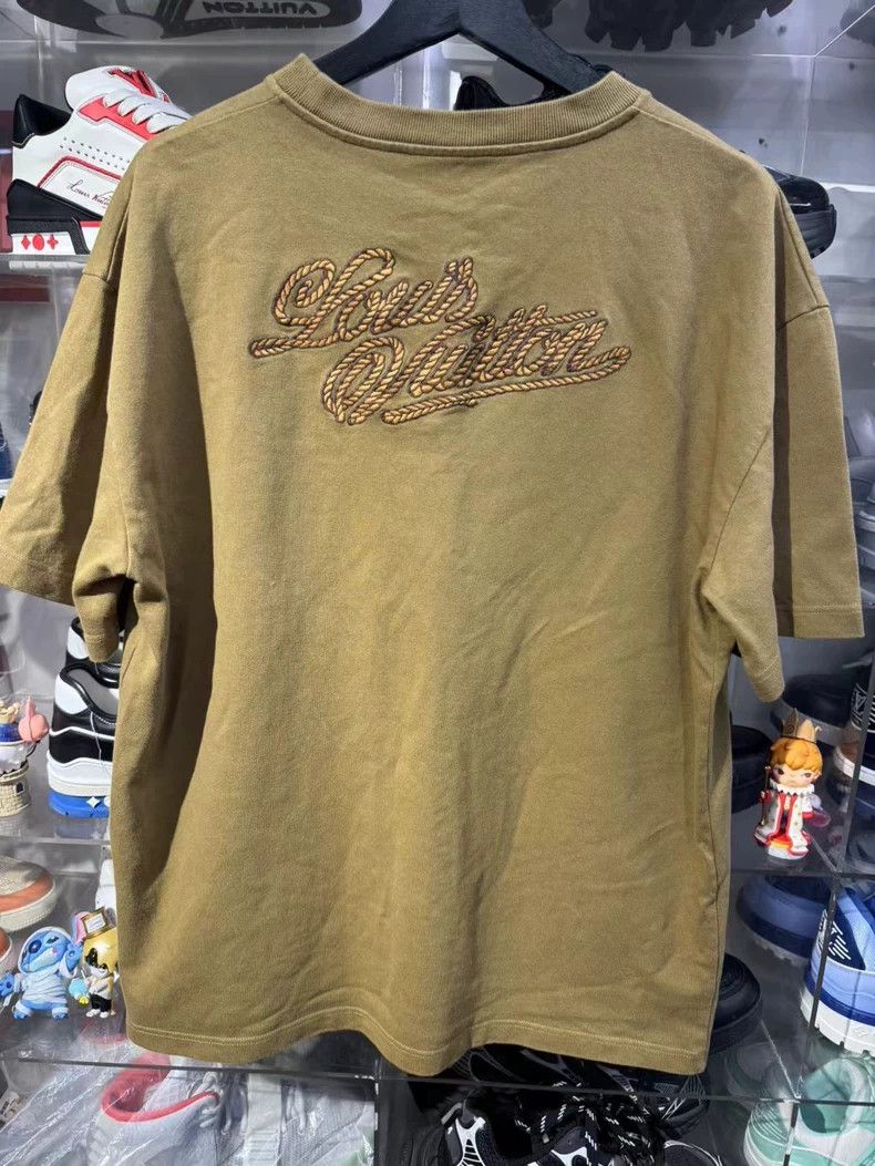 Louis Vuitton Louis Vuitton FW24 Solid Logo Embroidered Crew Neck Short Size US L / EU 52-54 / 3 - 2 Thumbnail
