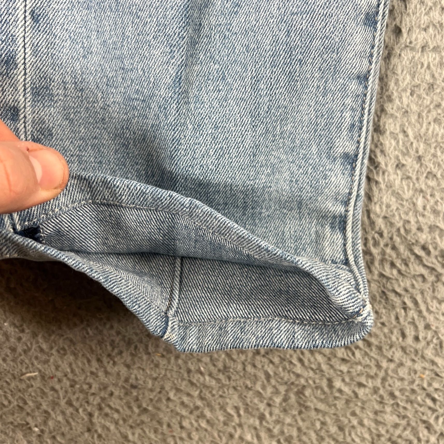 Vintage NEUW Jeans Mens 34 Slim Skinny Light Wash Distressed Hemmed Denim Blue Regular Inseam 28 Jeans Mens Size US 34 / EU 50 - 4 Thumbnail
