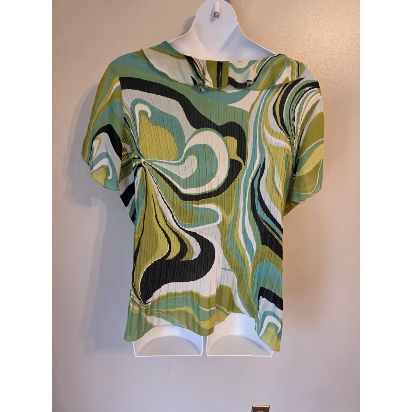 CO New York City Design Co Woman Abstract Ruffle Button-Up Blouse 3X Size XXL / US 16-18 / IT 52-54 - 6 Thumbnail