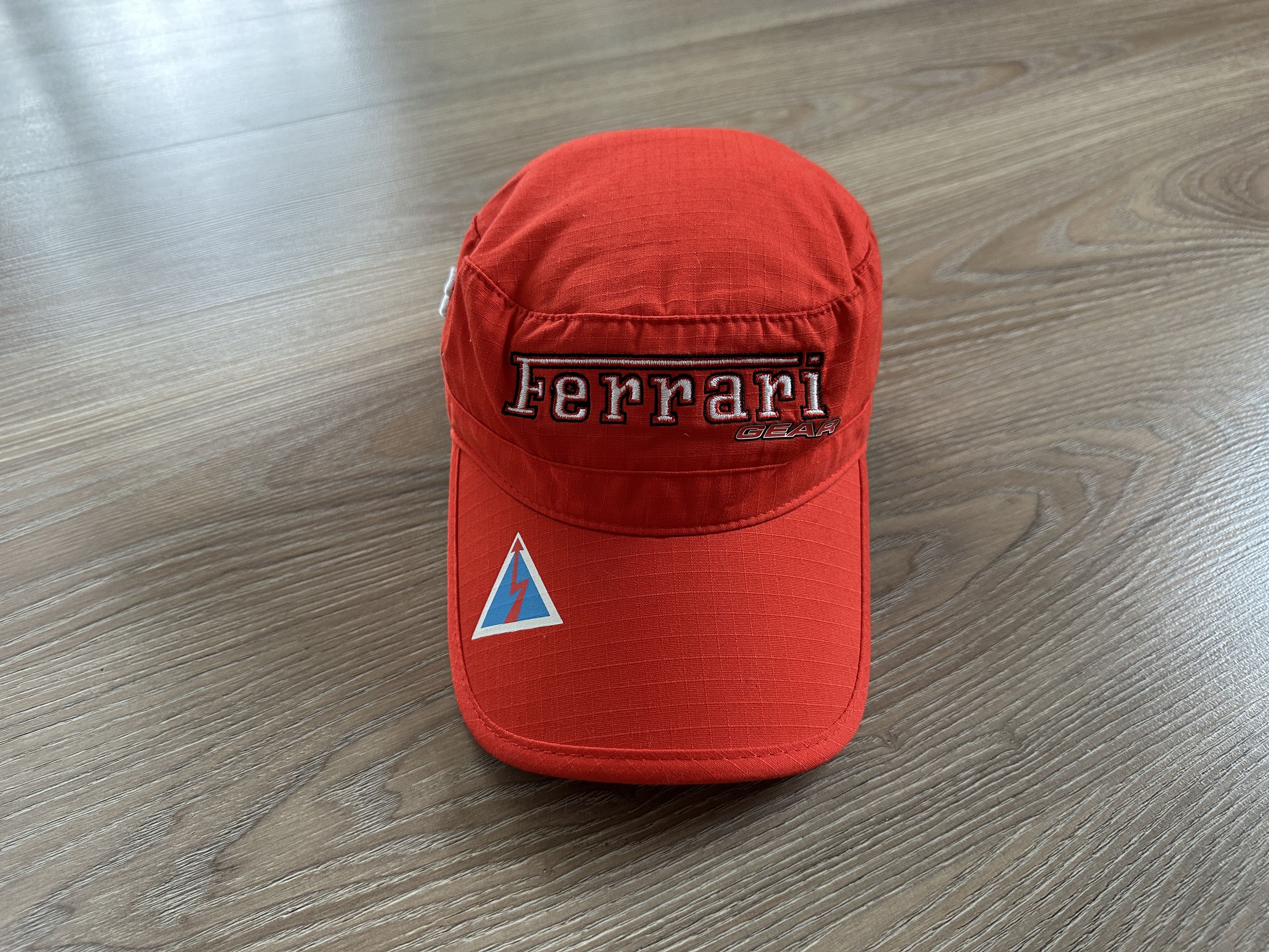 Ferrari × Vintage Vintage Ferrari Gear V8 Red Baseball Cap Size ONE SIZE - 3 Thumbnail