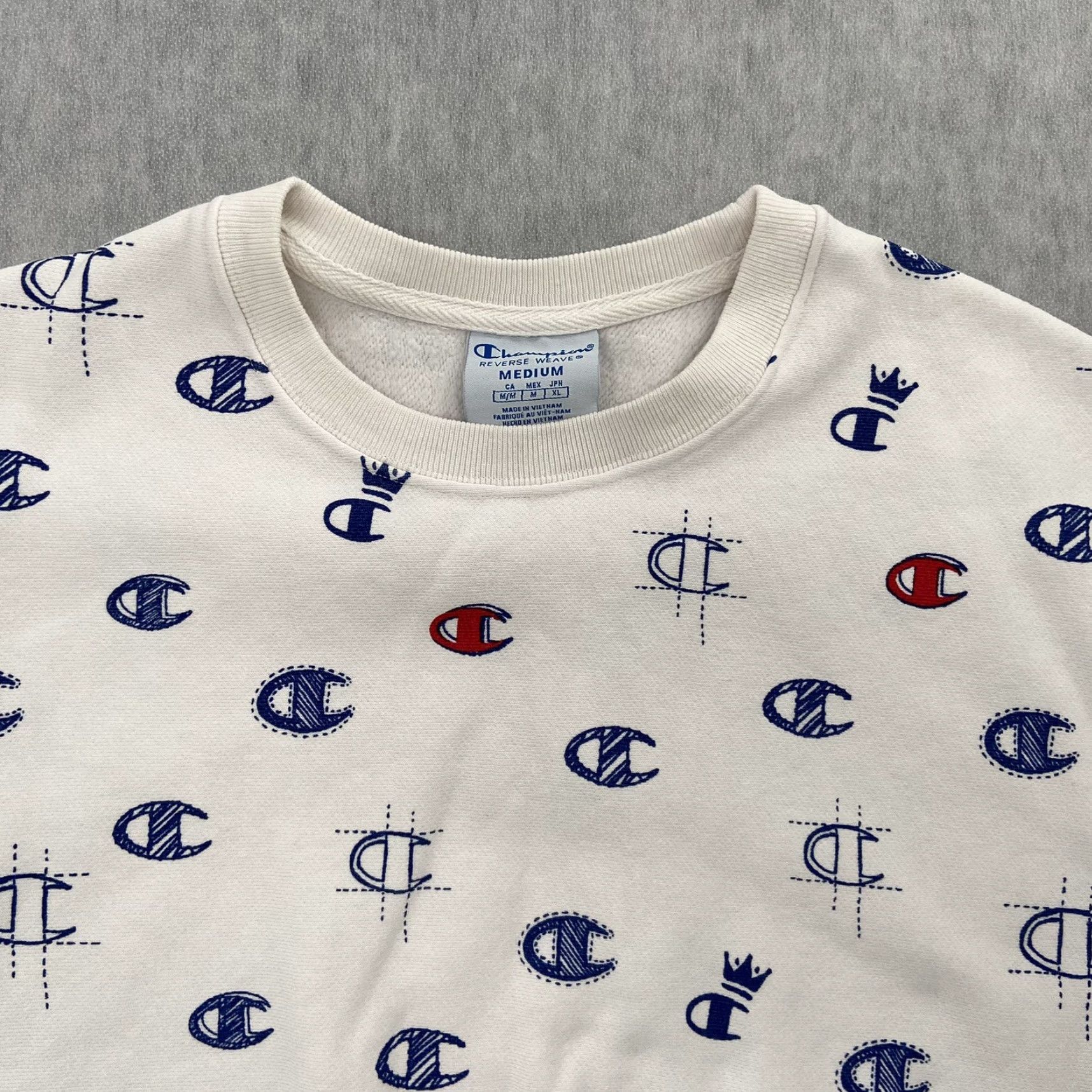 Champion Champion Sweatshirt Womens Medium White Reverse Weave Logo Pullover Sweatshirt Size M / US 6-8 / IT 42-44 - 3 Thumbnail