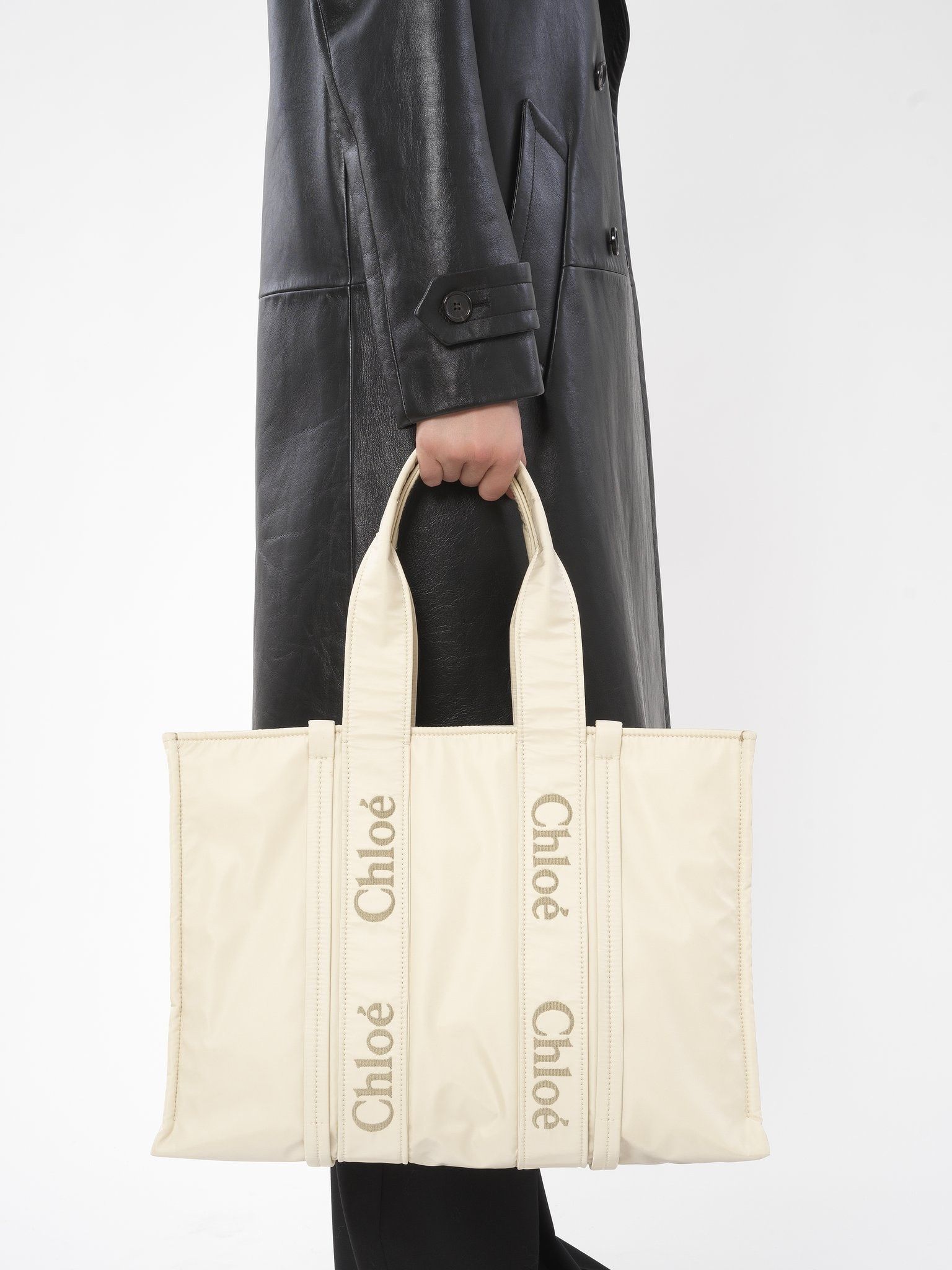 Chloe o1loc1c10425 Size: OS / Woody Large Tote Bag in Dusty Ivory Size ONE SIZE - 7 Thumbnail