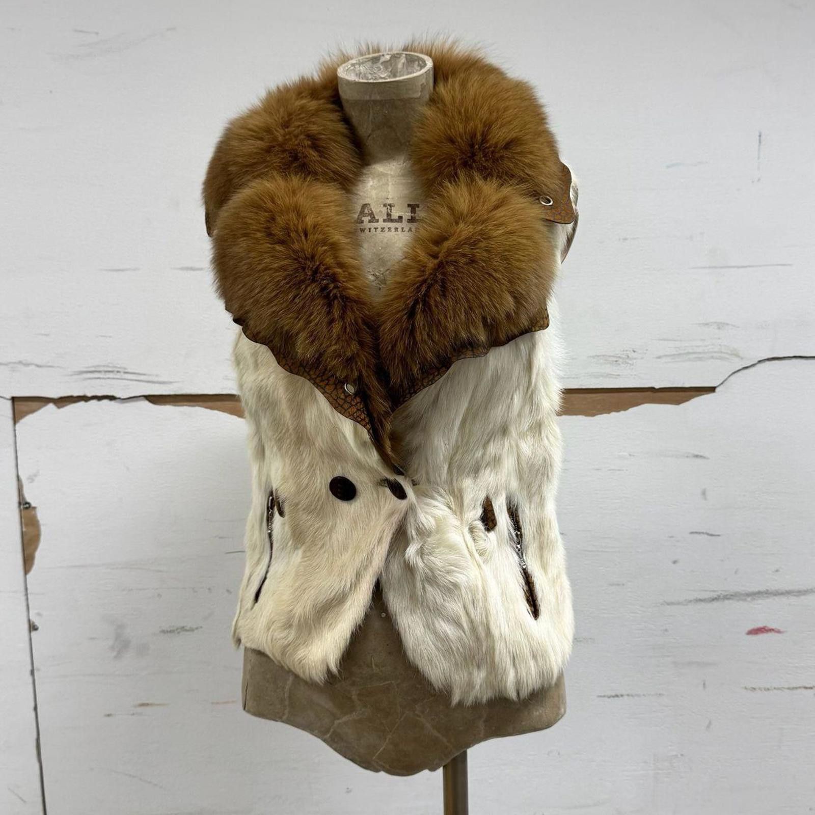 Other Vintage Y2K Rabbit Fur, Fox Fur, & Leather Statement Vest Size S / US 4 / IT 40 - 1 Thumbnail